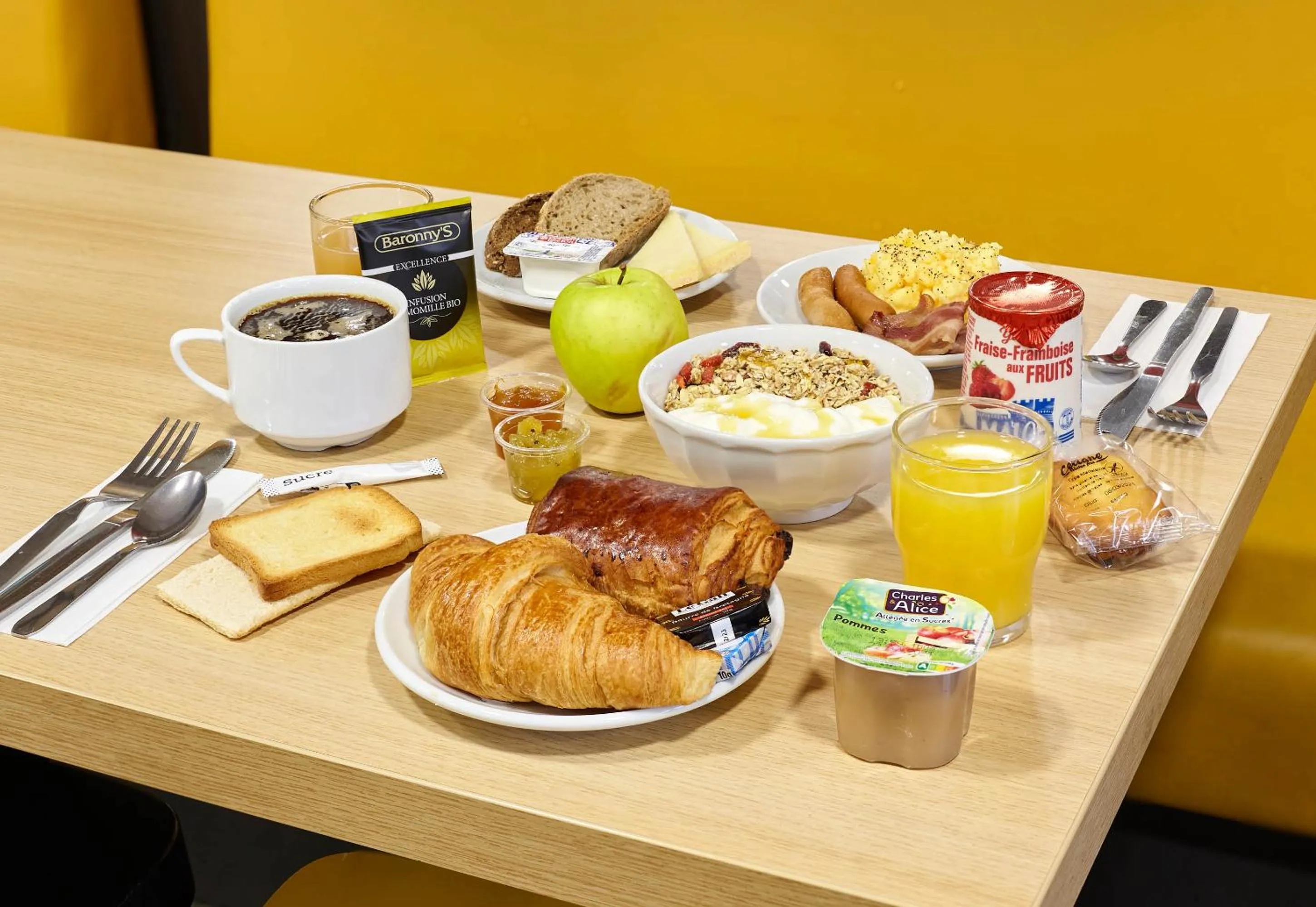 Breakfast in B&B HOTEL Evry Lisses 2