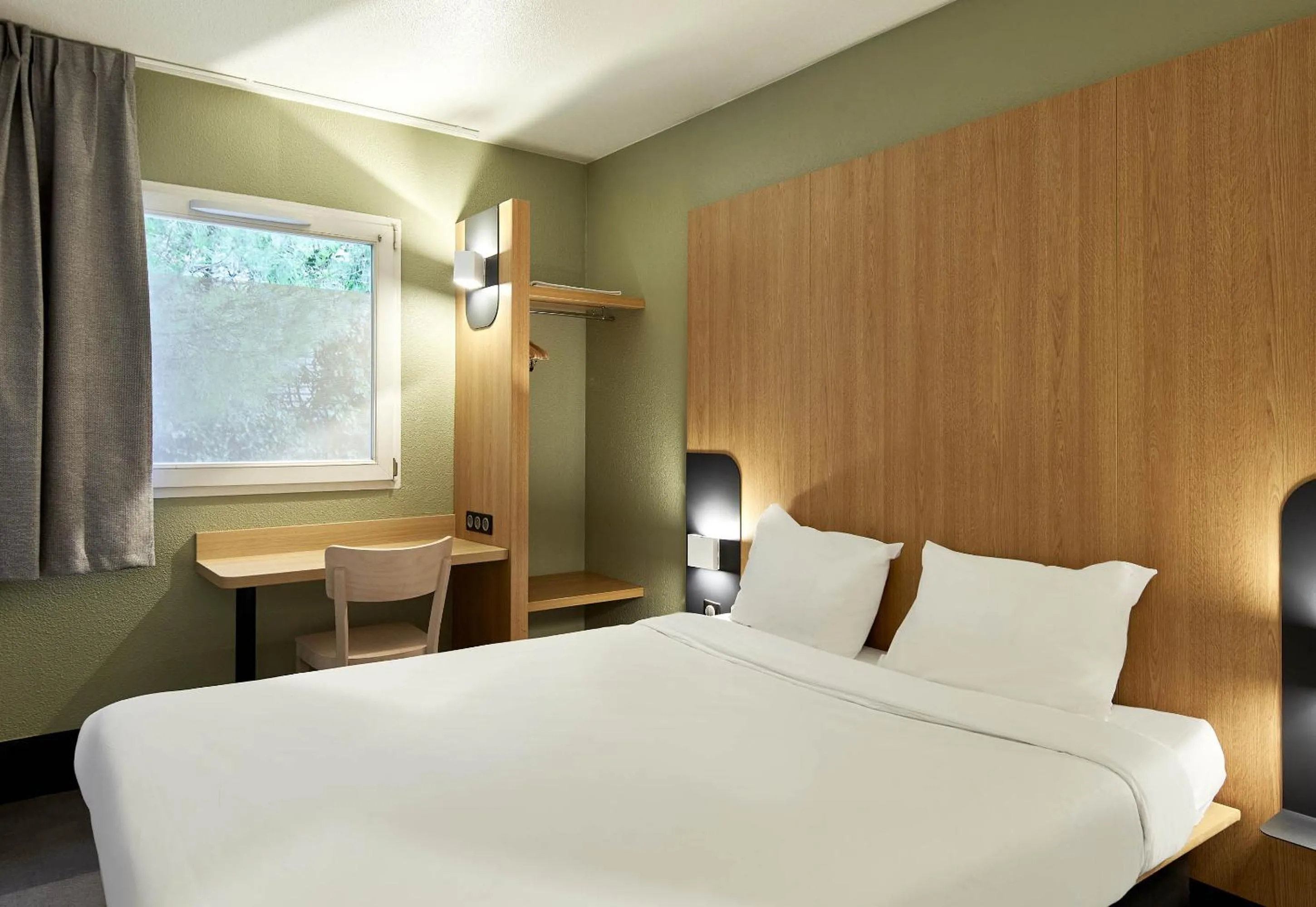 Bedroom, Bed in B&B HOTEL Evry Lisses 2