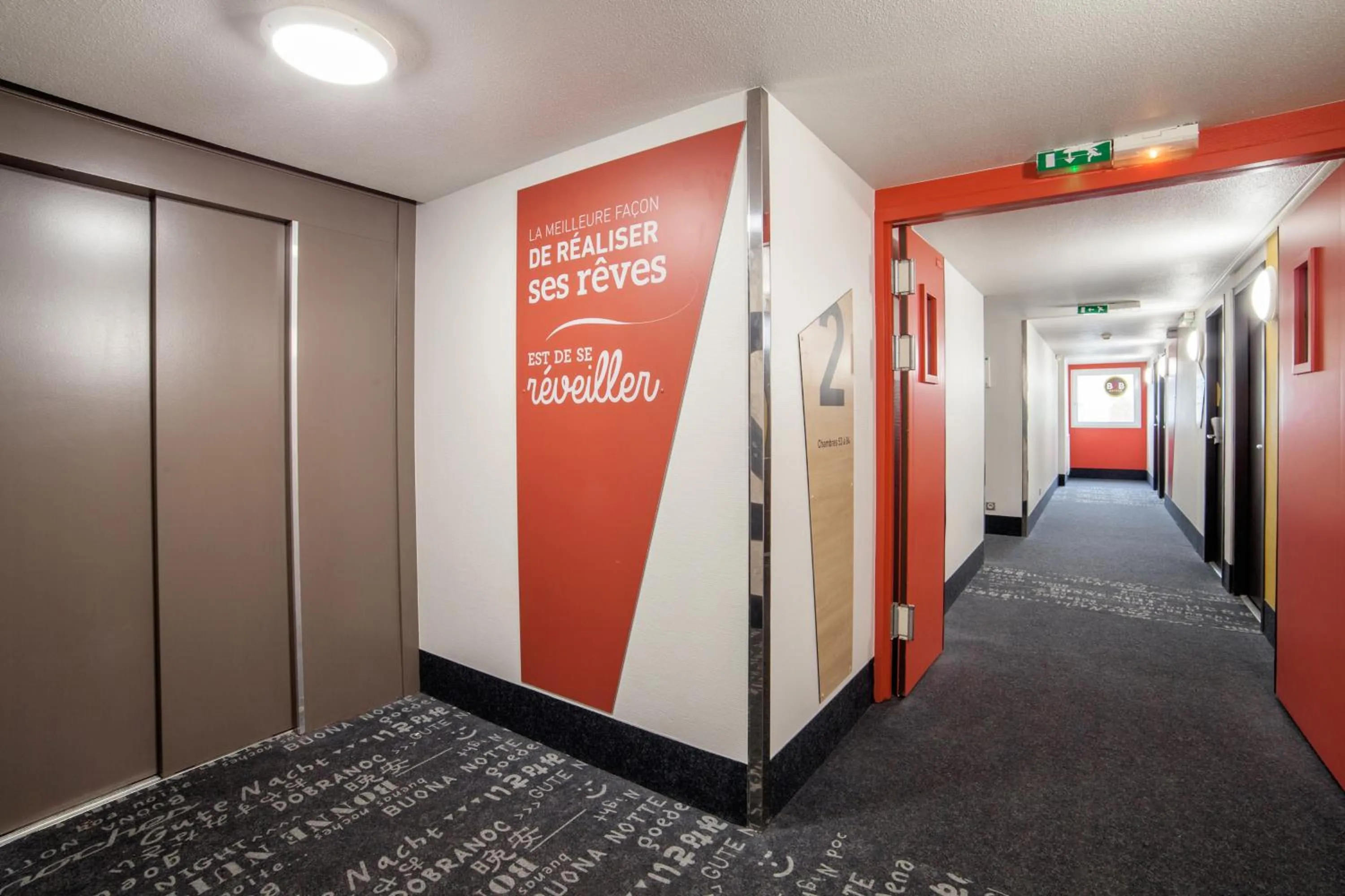 Area and facilities in B&B HOTEL Evry Lisses 2