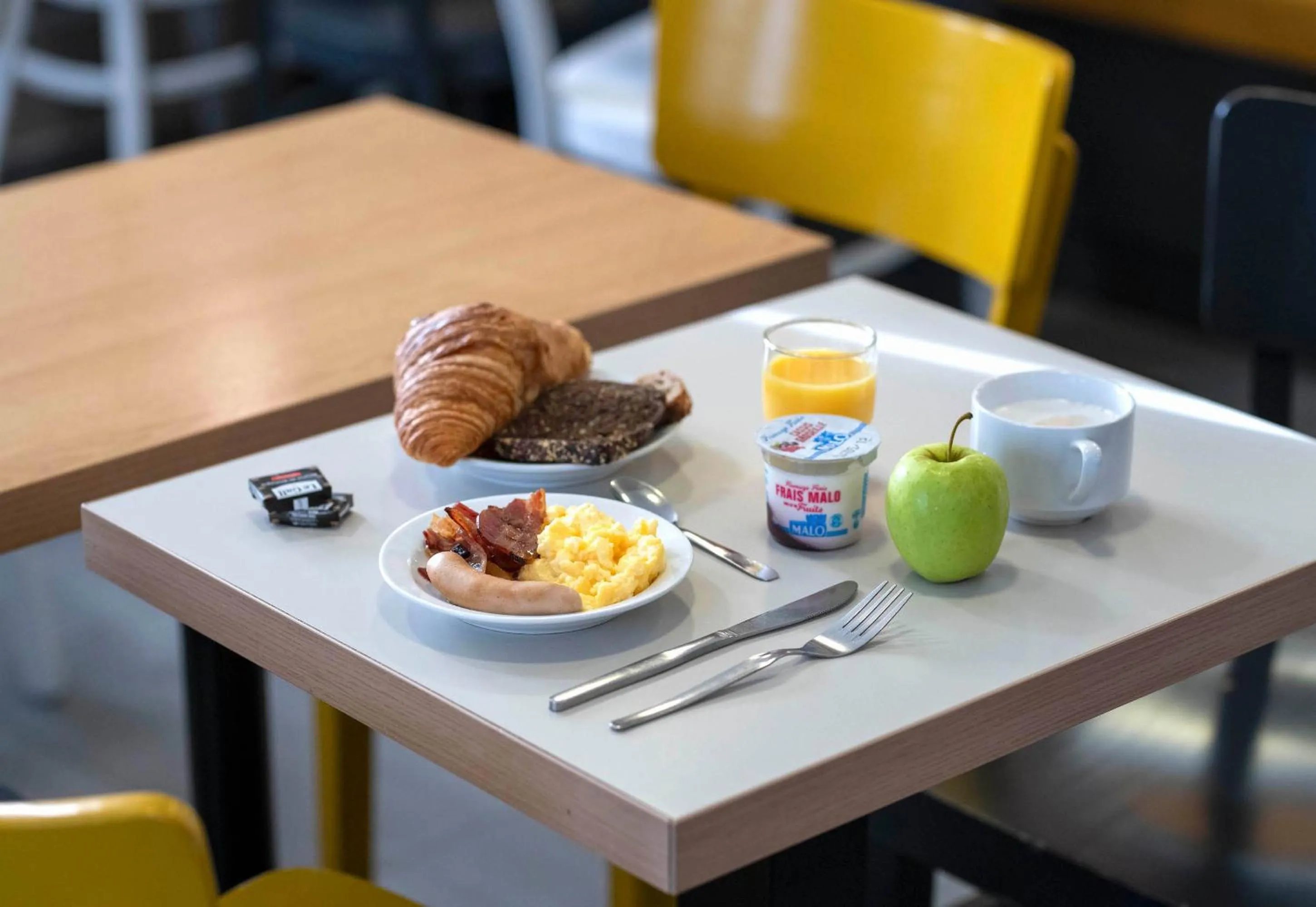 Buffet breakfast in B&B HOTEL Avignon 2