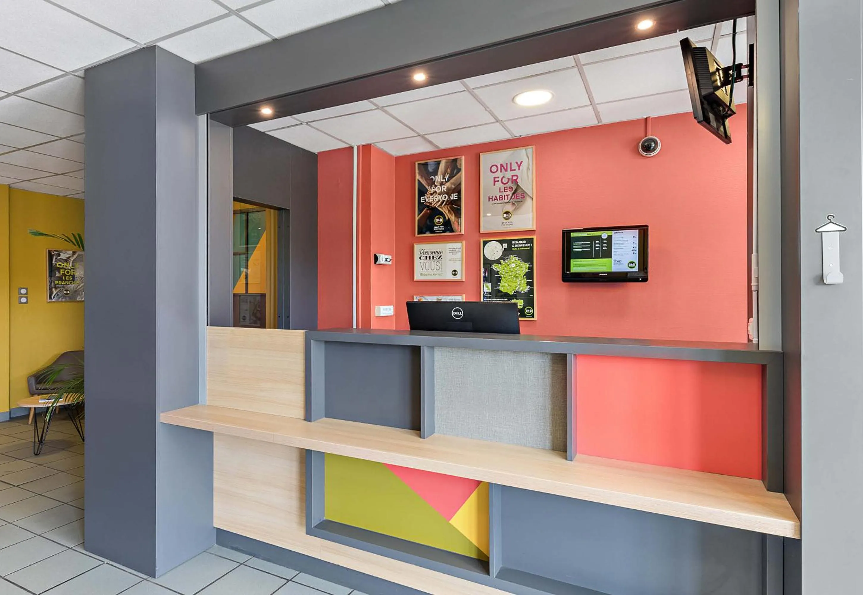 Lobby or reception in B&B HOTEL Rouen Saint-Étienne-du-Rouvray