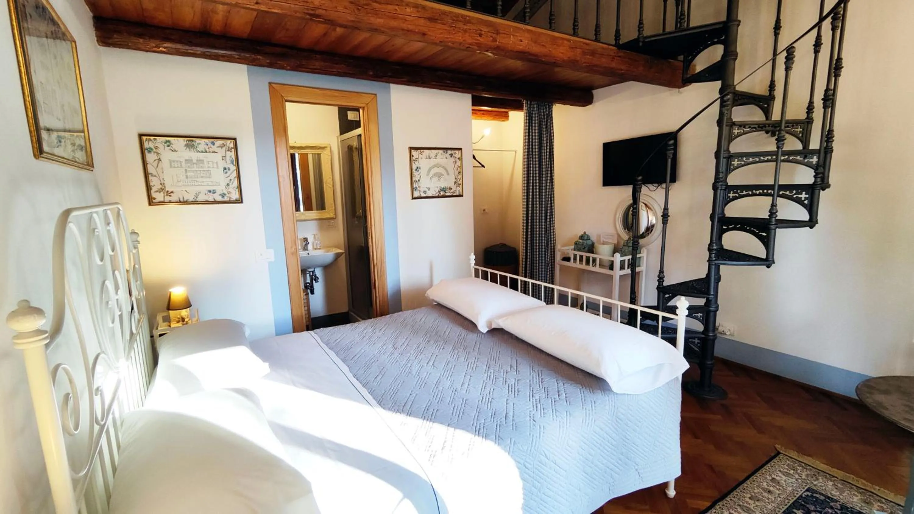 Bed in Casa Il Borghetto - Luxury Suites & Pool