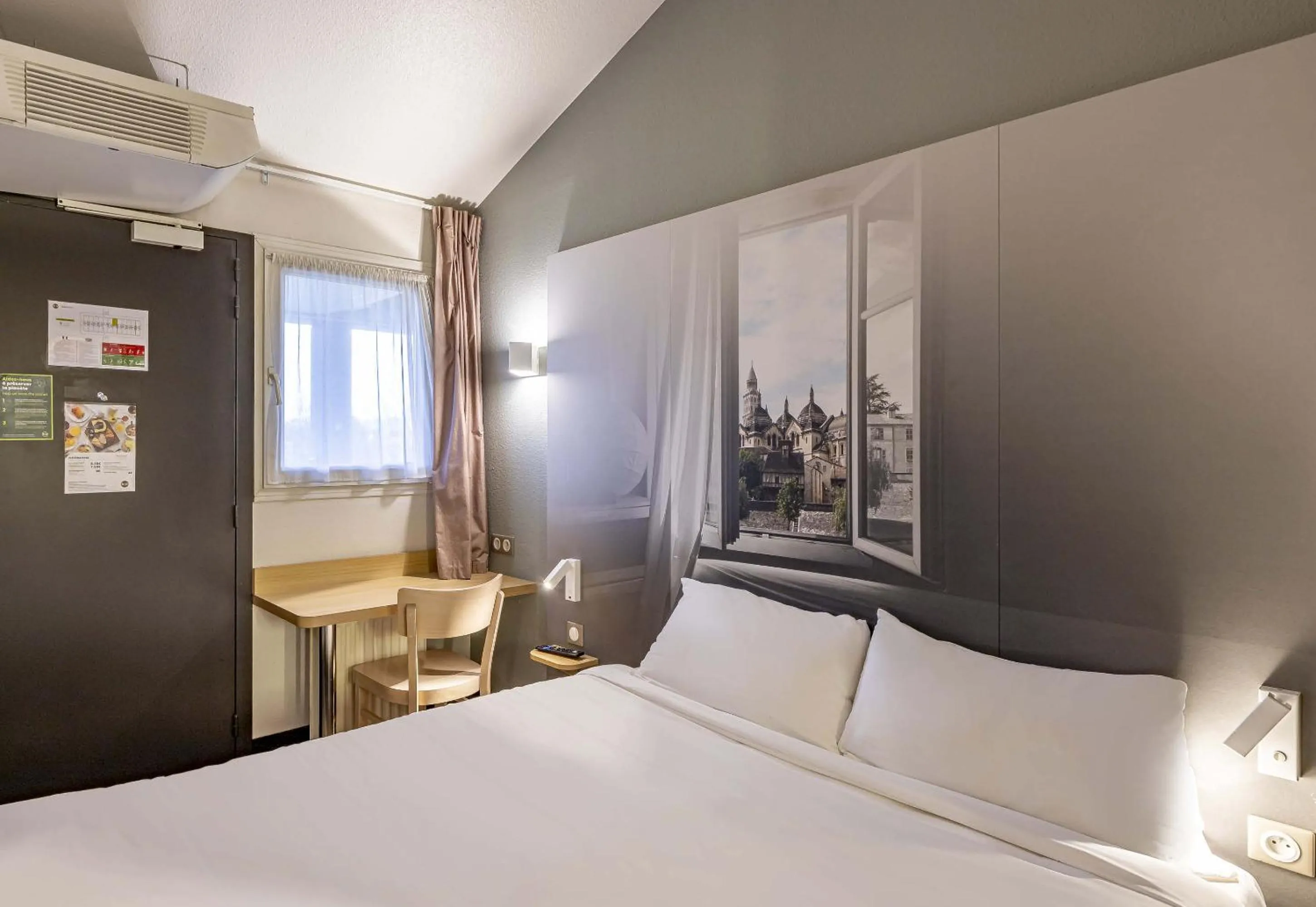 Bedroom, Bed in B&B HOTEL Périgueux Boulazac