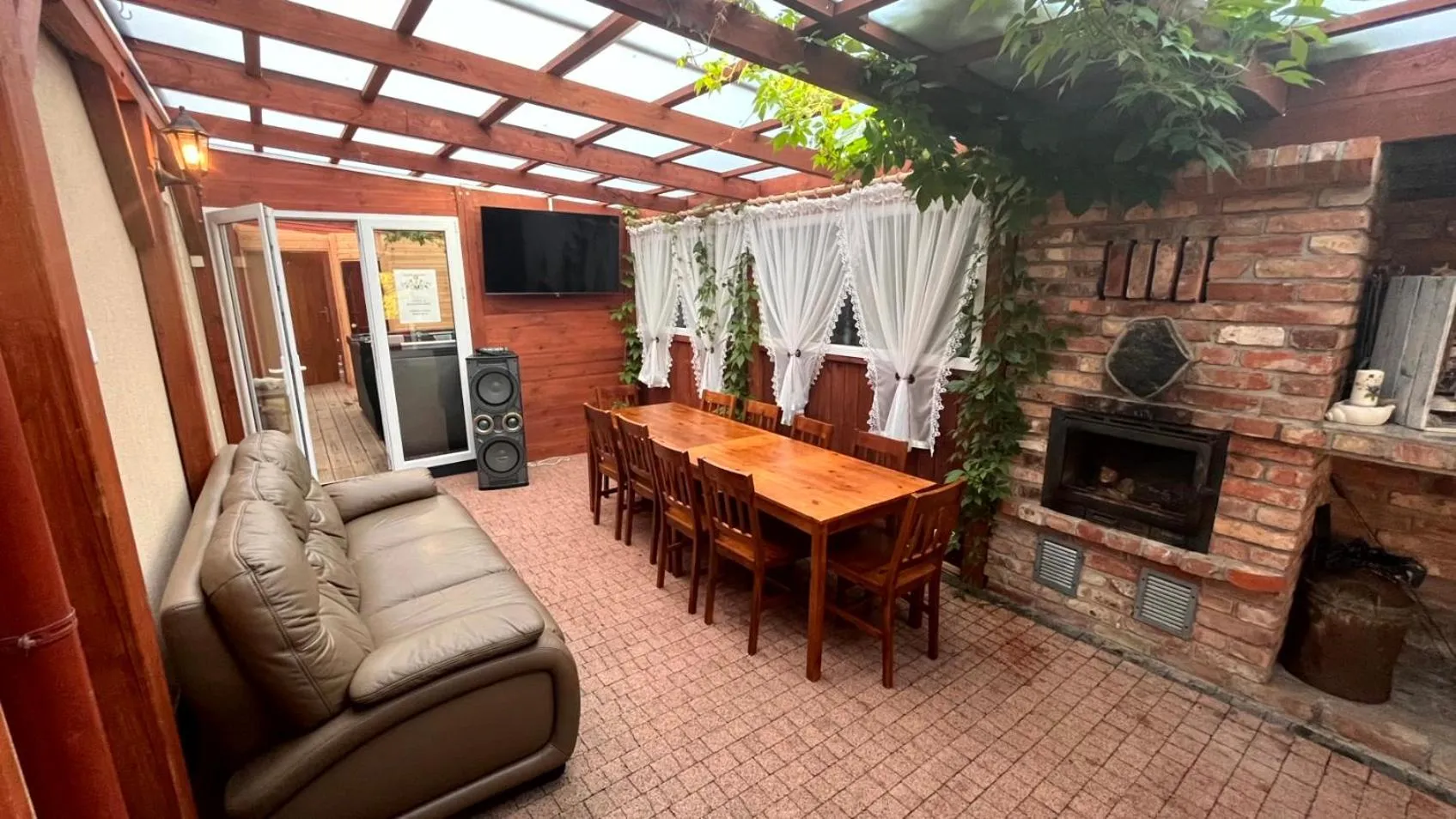 Communal lounge/ TV room in Gościniec Kaszebe