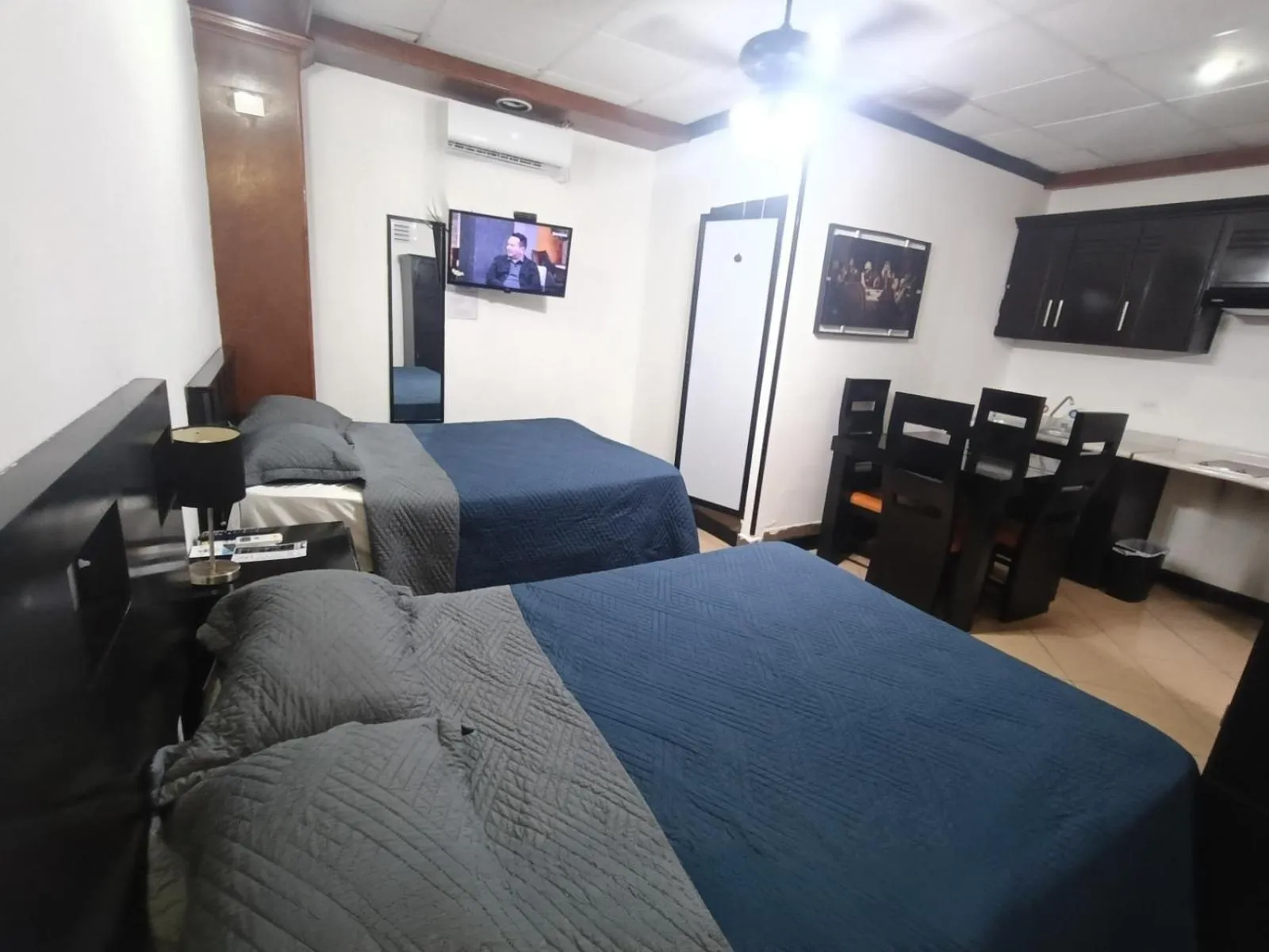 Photo of the whole room, Bed in Hotel Garcias Suites, Linares