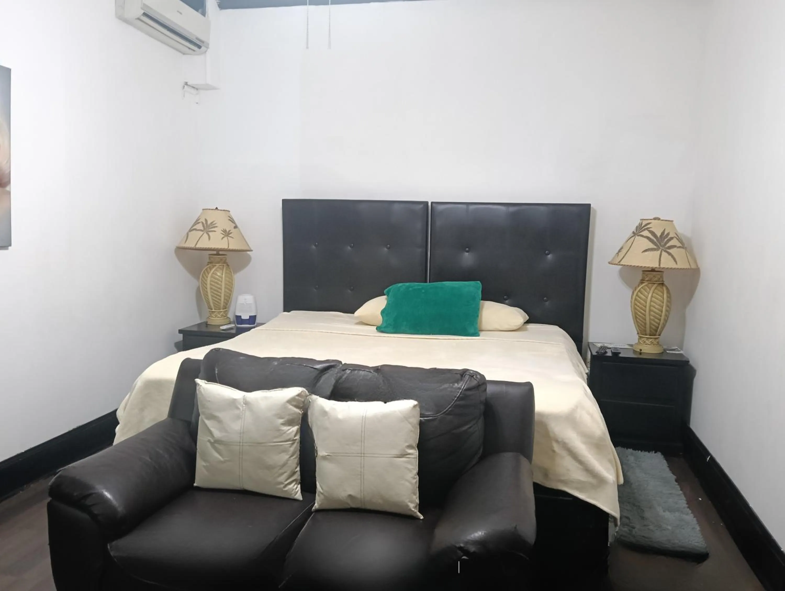 Bedroom, Bed in Hotel Garcias Suites, Linares