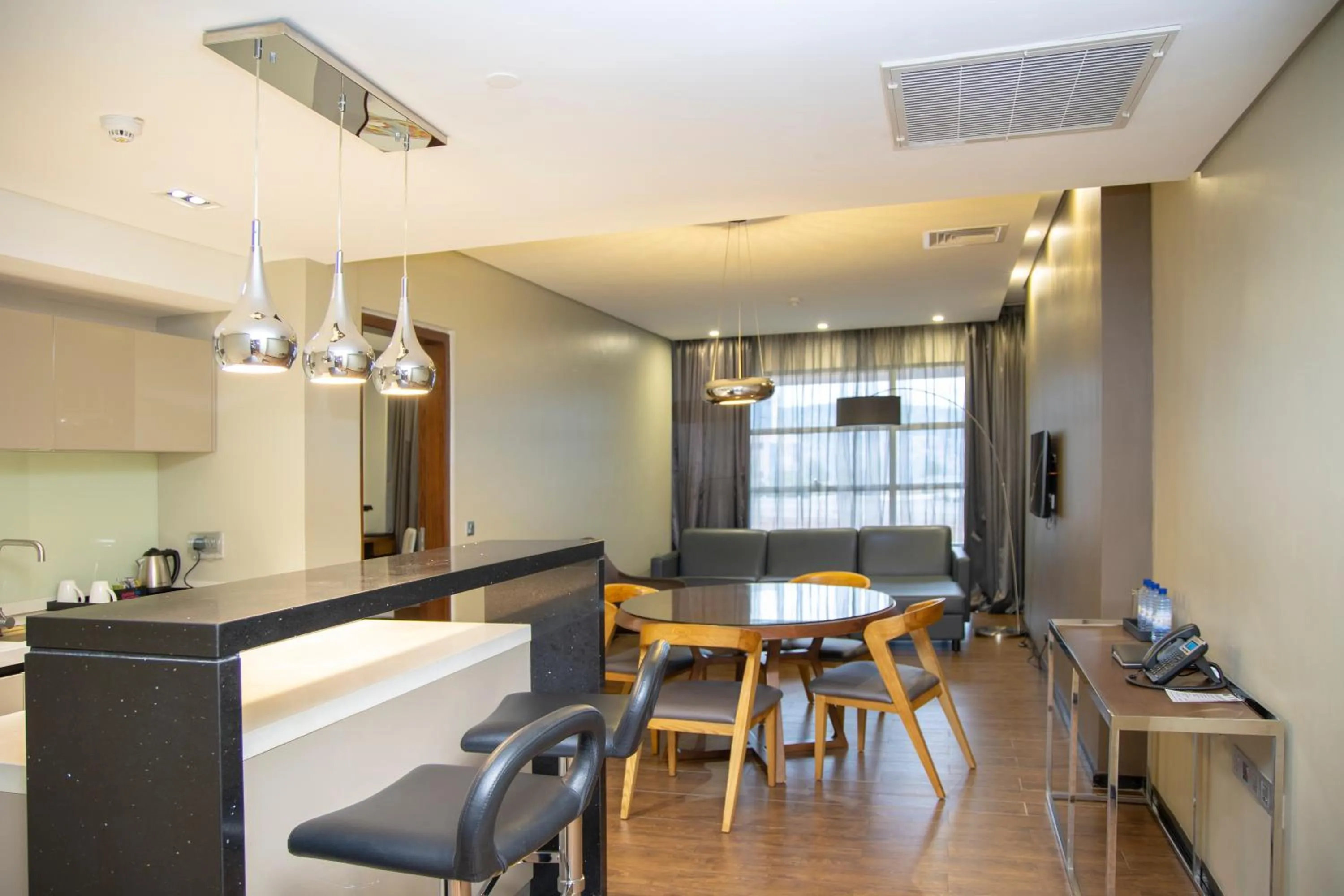 Kitchen or kitchenette in Ubumwe Grande Hotel