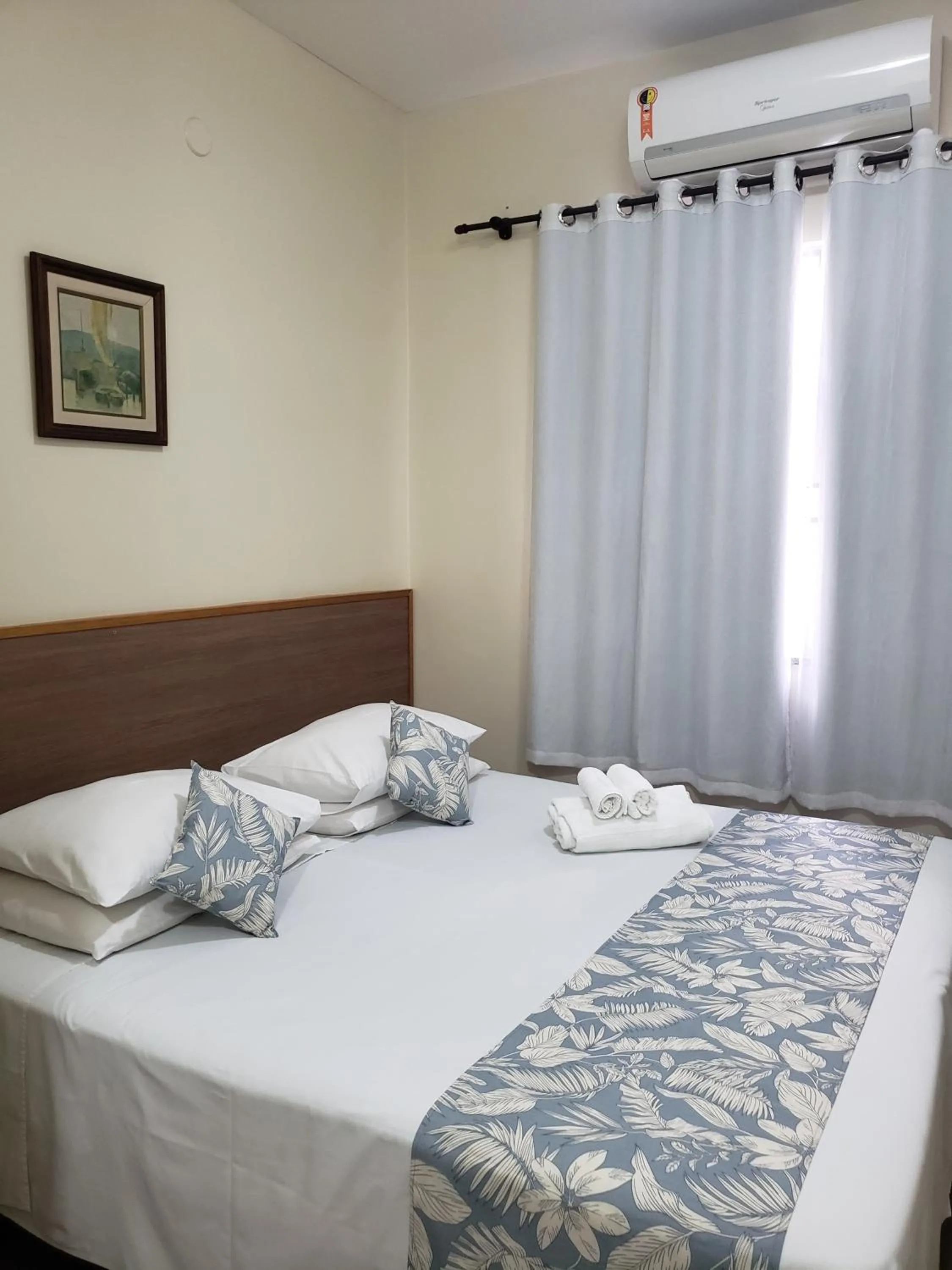 Standard Double Room with Air Conditioning in Hotel Orleans