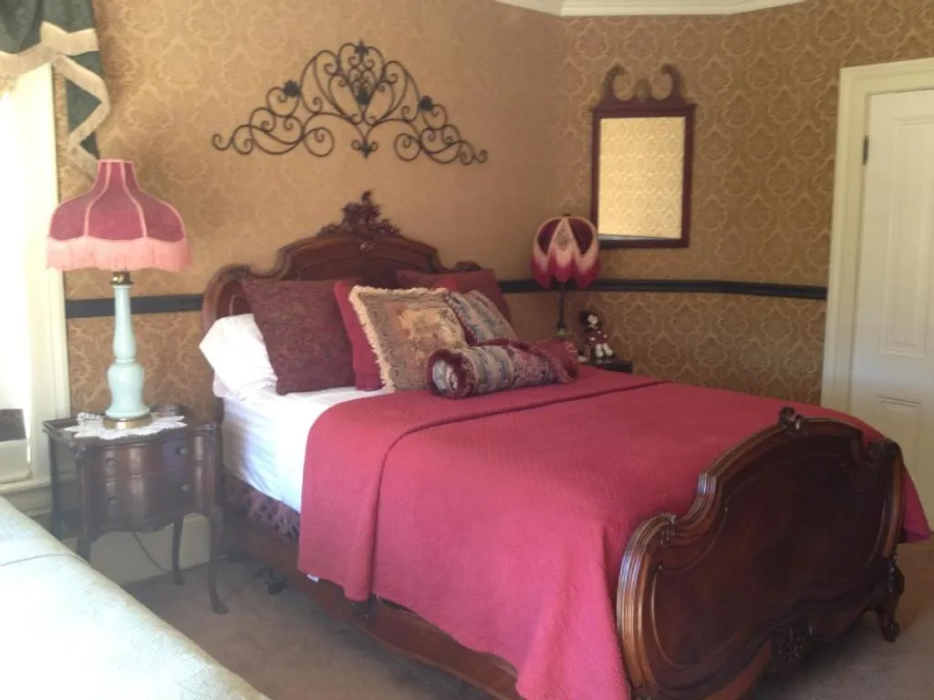 Bed in The Whitmore Inn