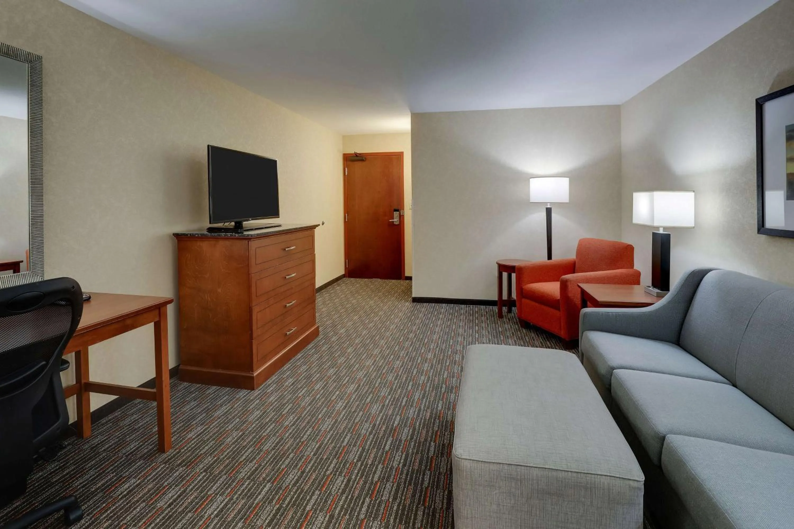 Bedroom in Drury Inn & Suites Charlotte Arrowood