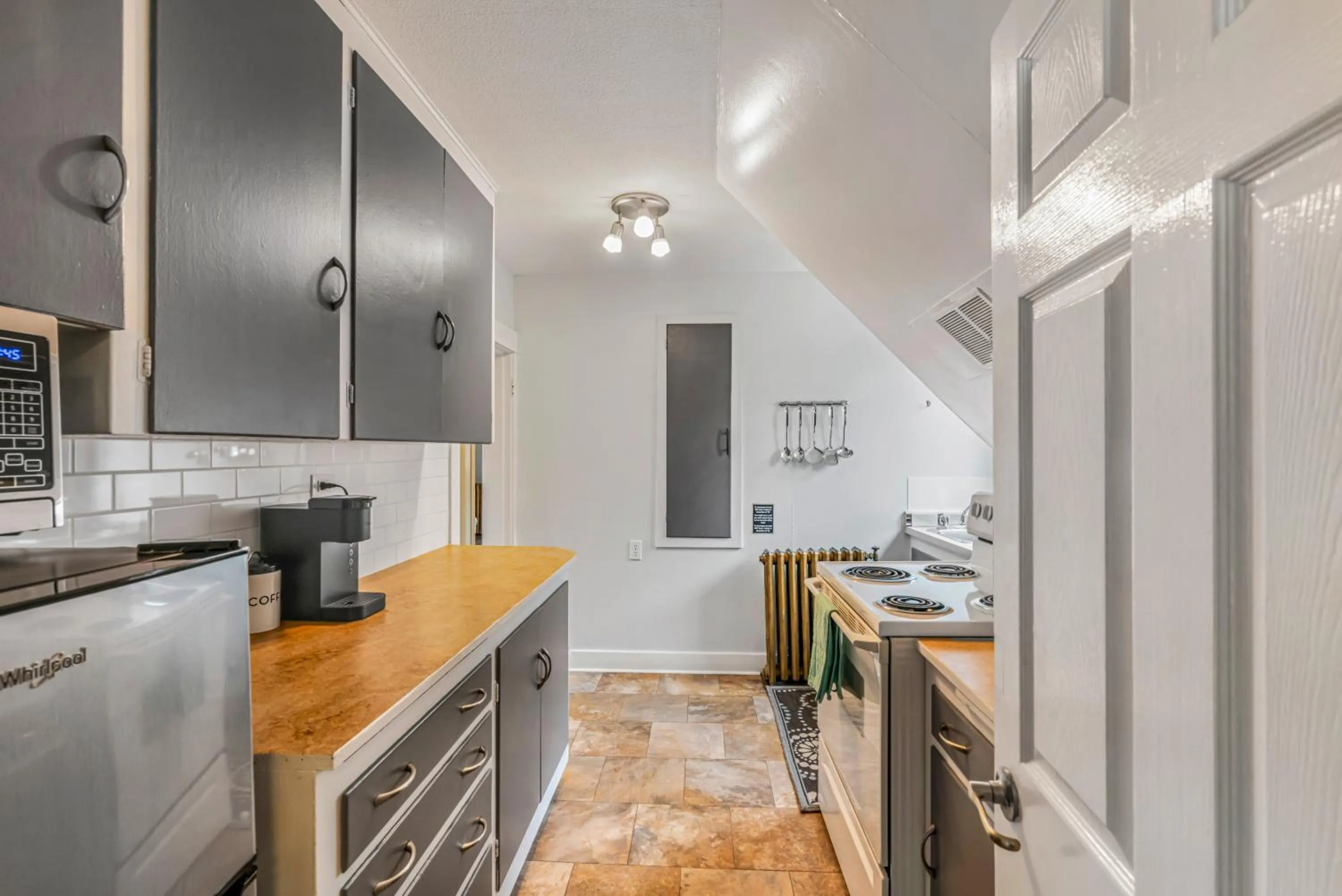 Kitchen or kitchenette in Cloudside Hotel