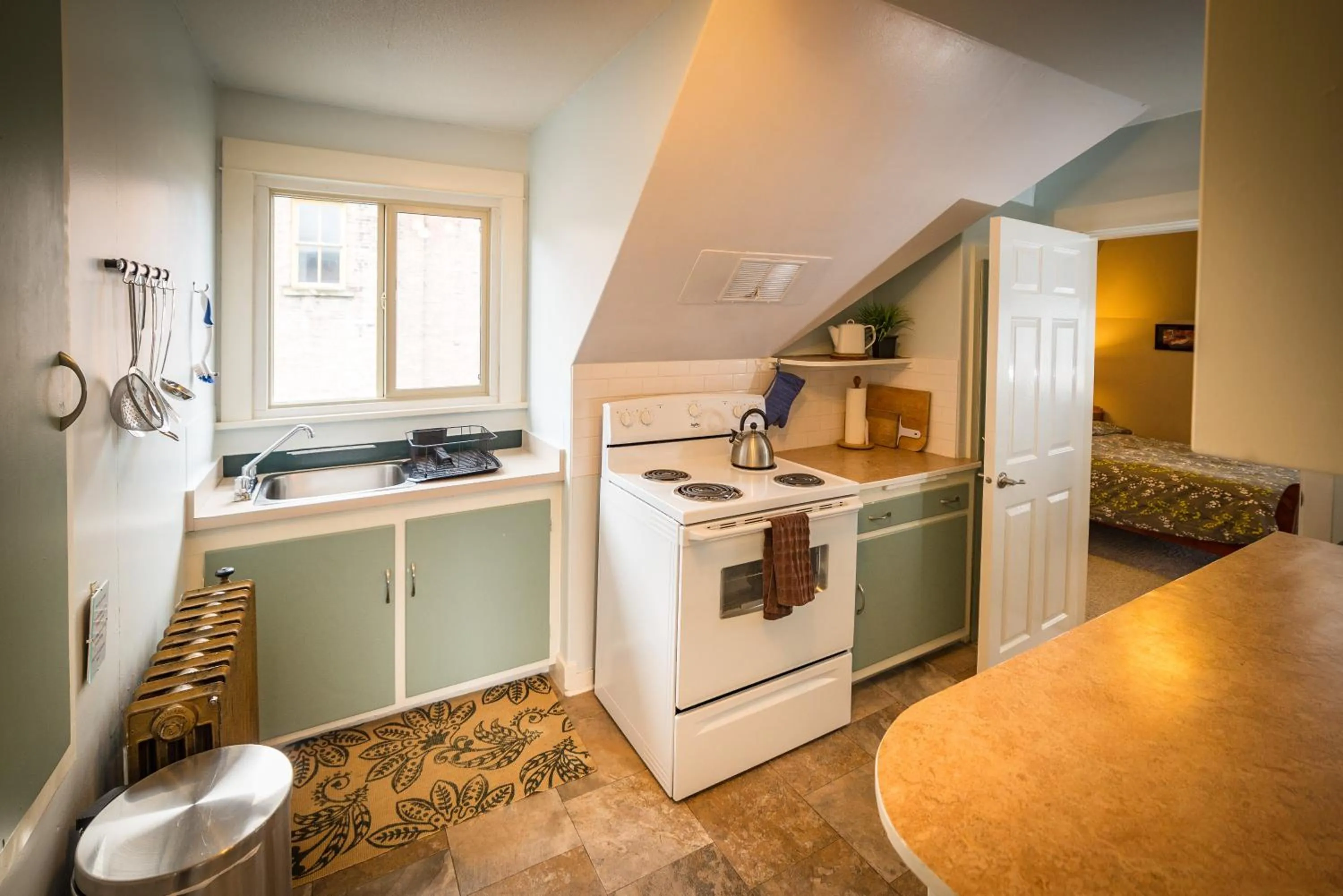 Kitchen or kitchenette in Cloudside Hotel