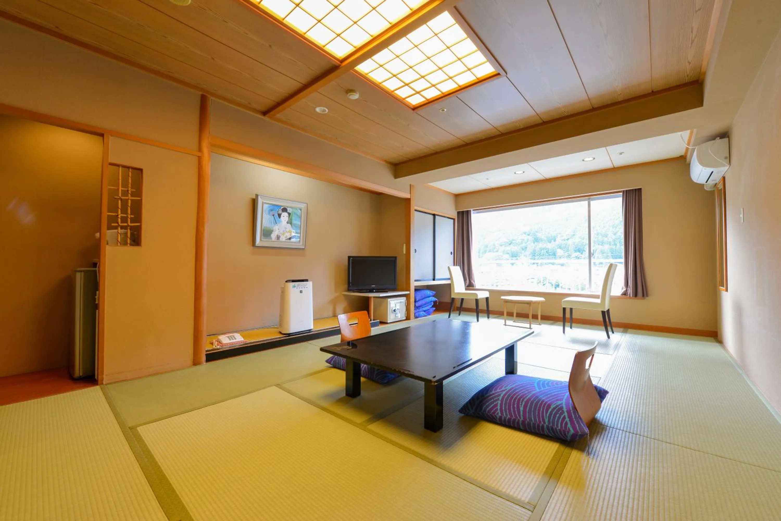 Photo of the whole room in Ooedo Onsen Monogatari Hotel Kinugawa Gyoen