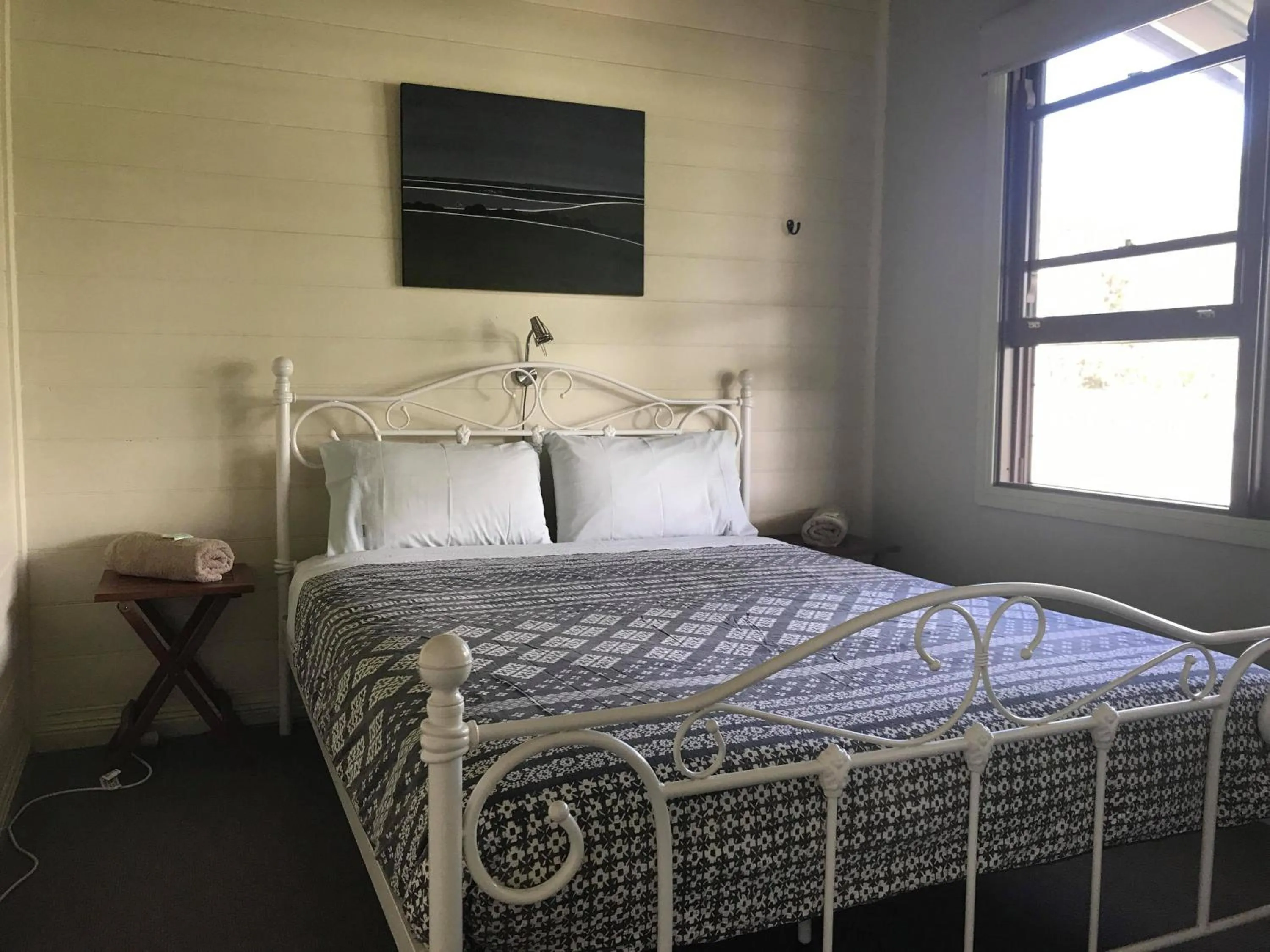 Photo of the whole room, Bed in Port Campbell Guesthouse & Flash Packers
