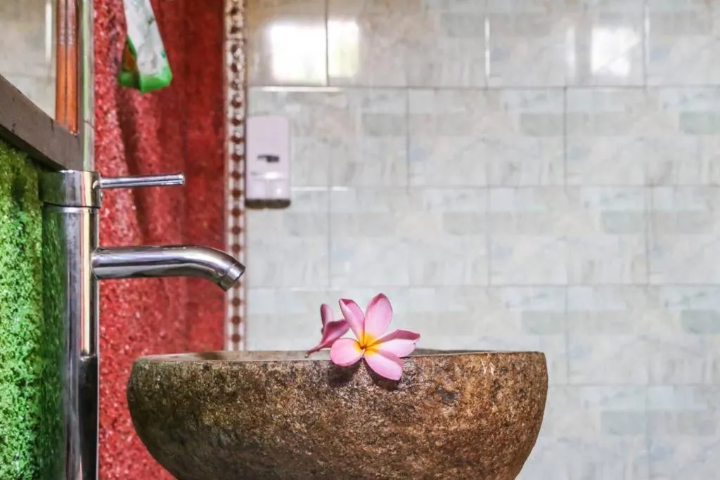 Reynold Artha Guest House