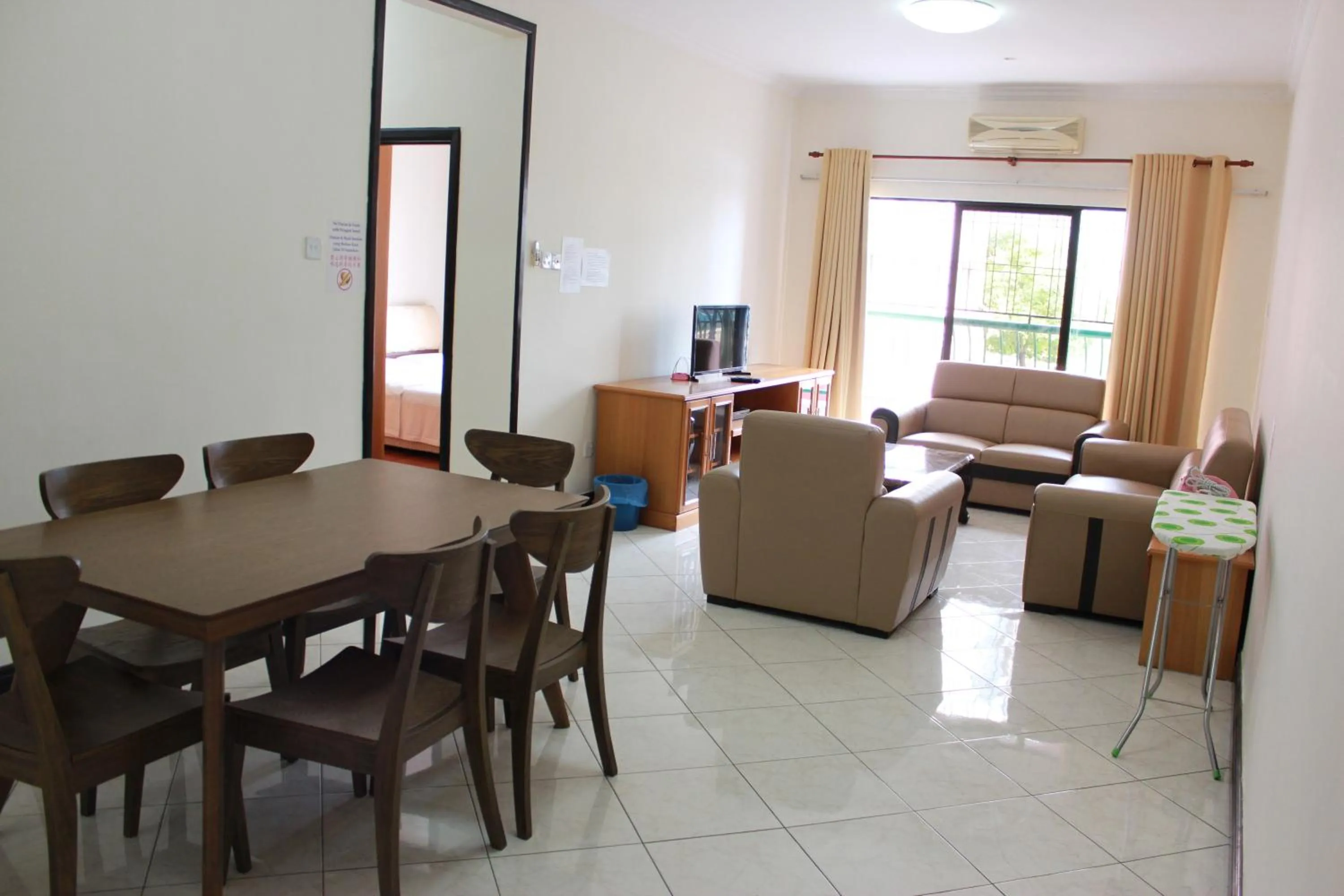 Dining area in Homestay Marina Court Resort