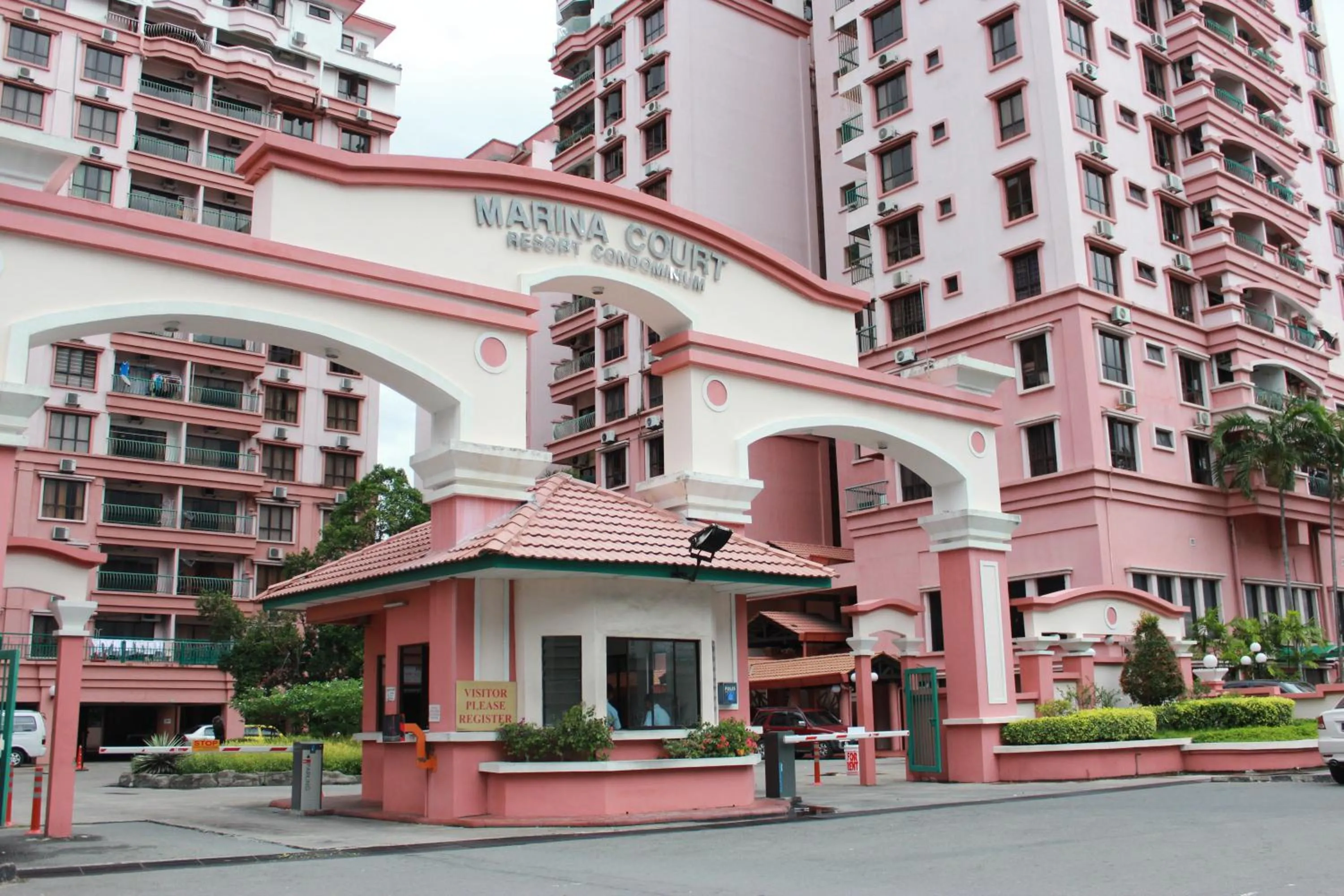 Property building in Homestay Marina Court Resort