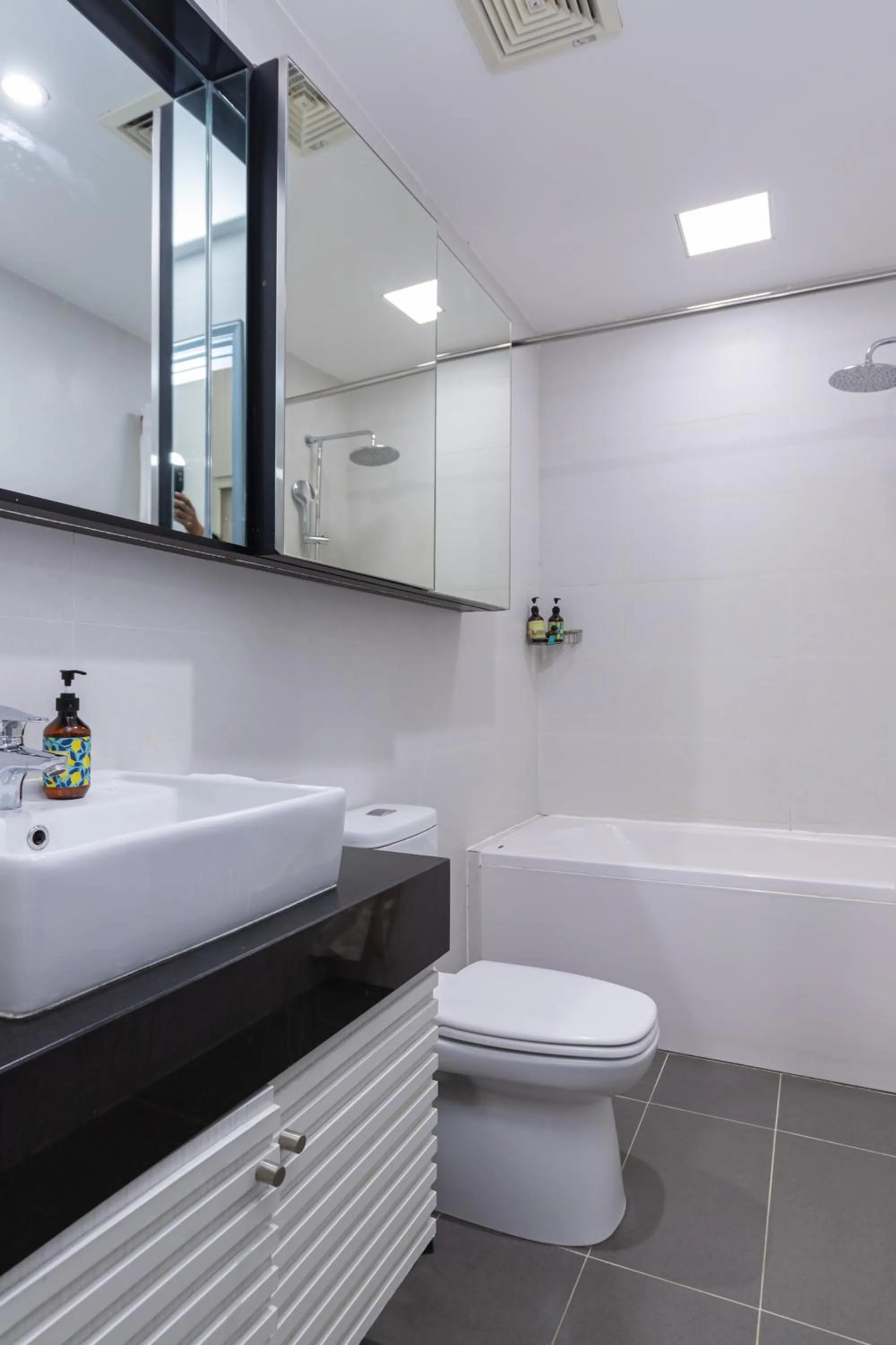 Bathroom in Đô Thành Residence by DDH