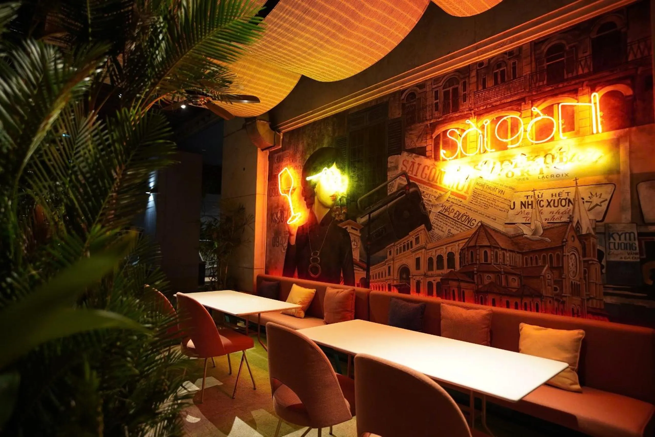 Restaurant/places to eat in Đô Thành Residence by DDH