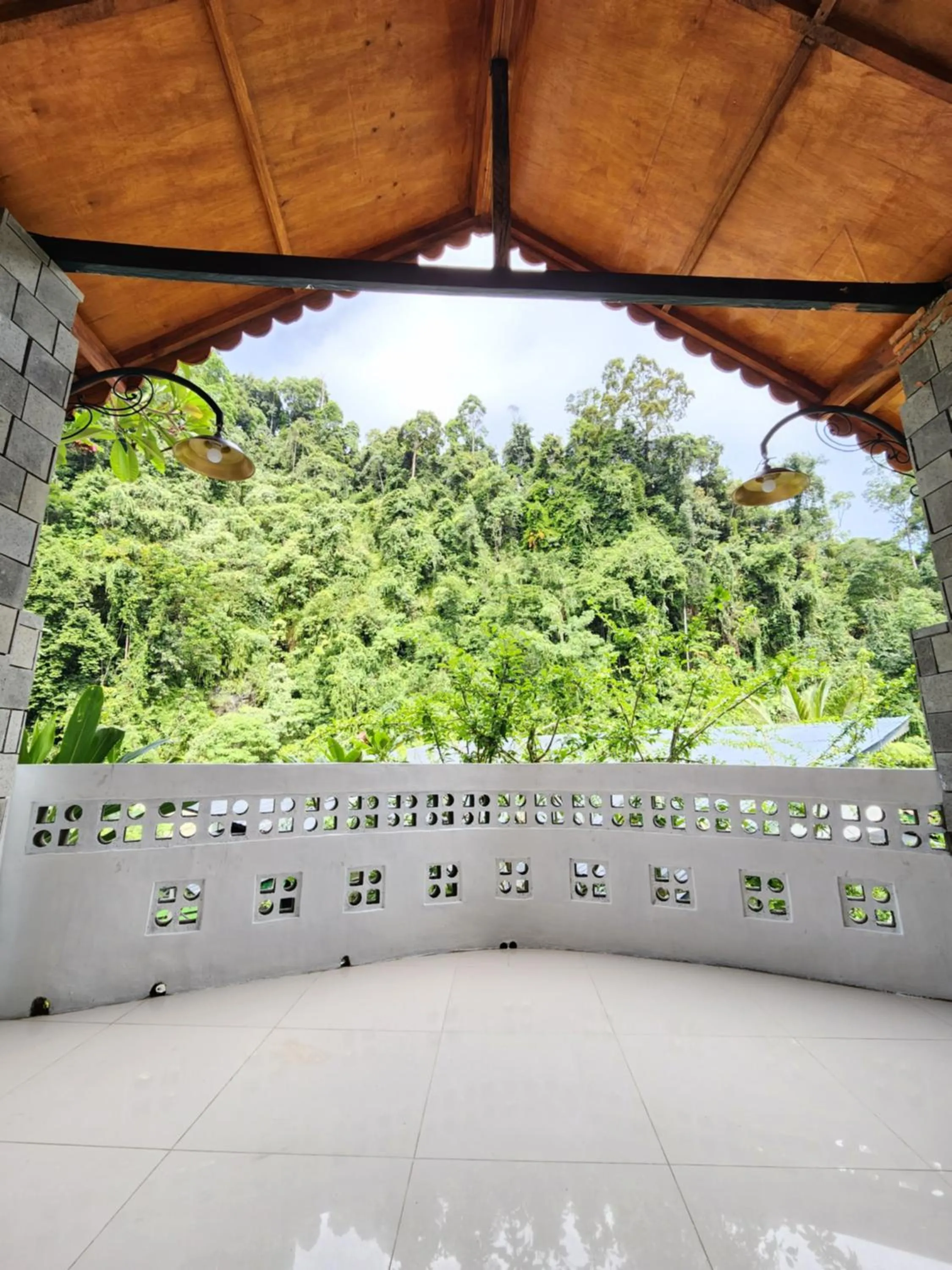 Superior Double Room in Jungle Inn Bukit lawang