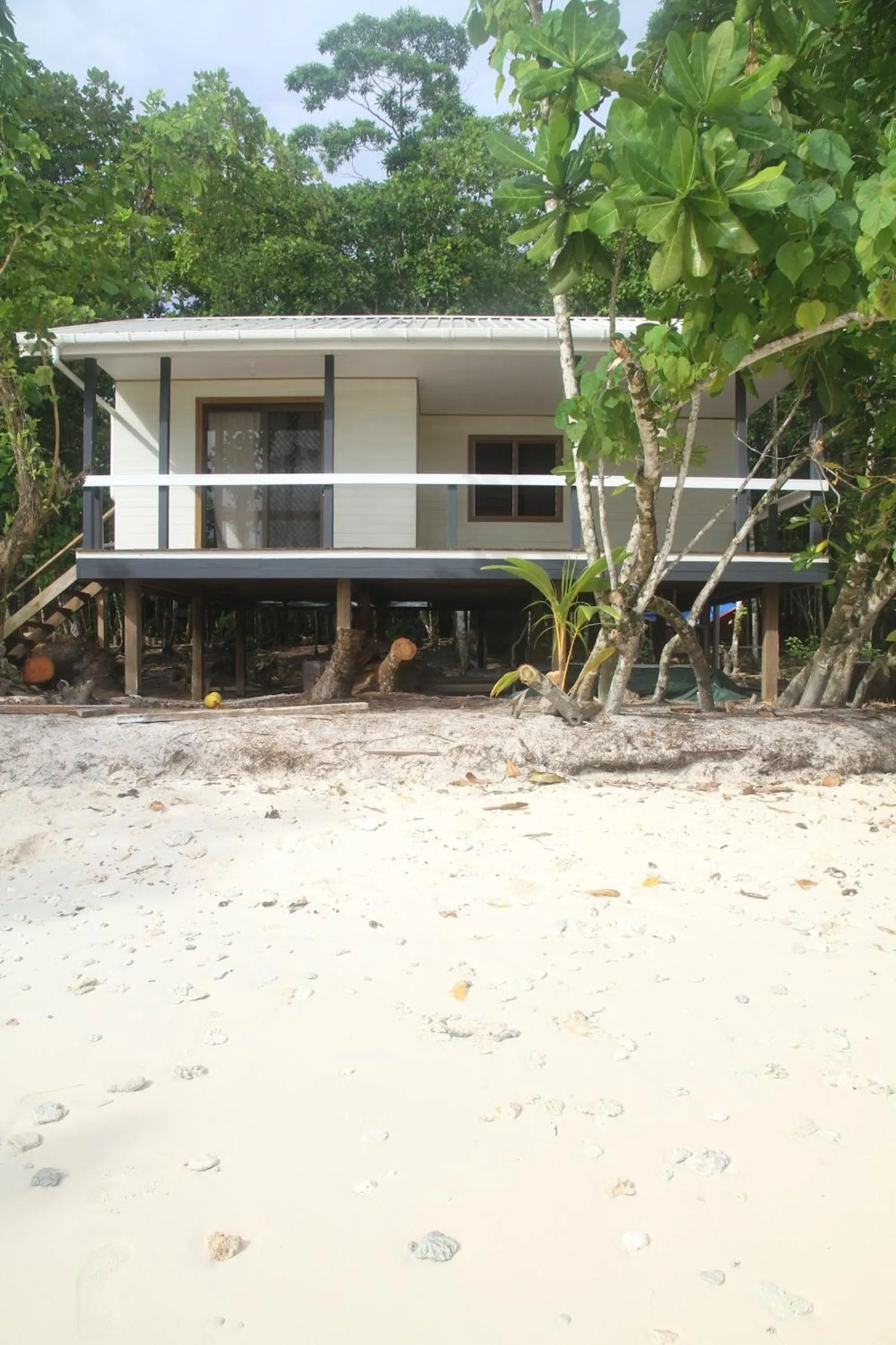 Facade/entrance in Evis Resort at Nggatirana Island