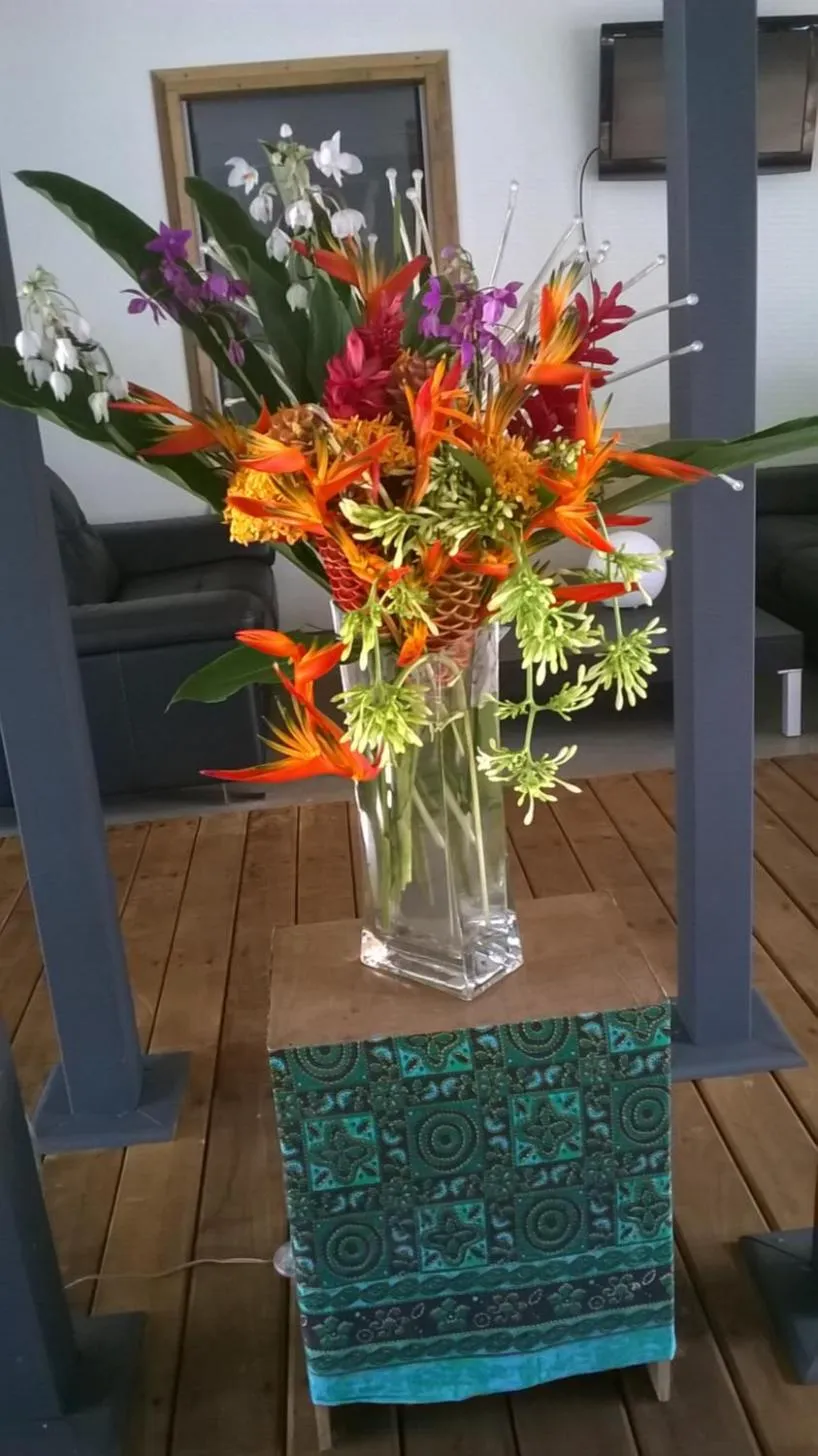 Restaurant/places to eat in Evis Resort at Nggatirana Island