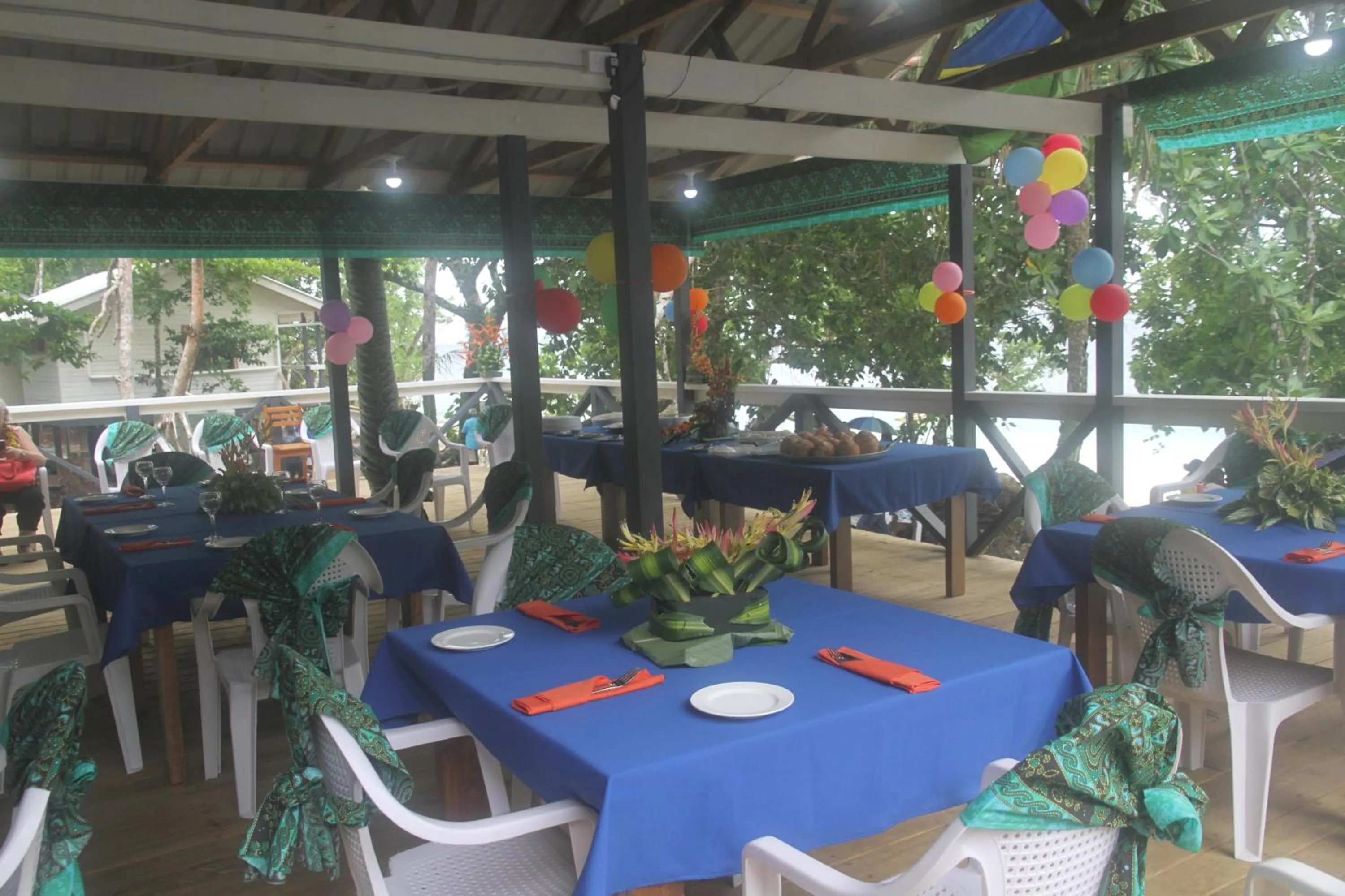Restaurant/places to eat in Evis Resort at Nggatirana Island