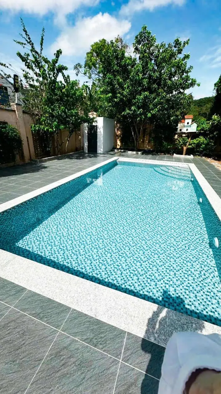 Swimming pool in Lucky Phu Quoc Hotel