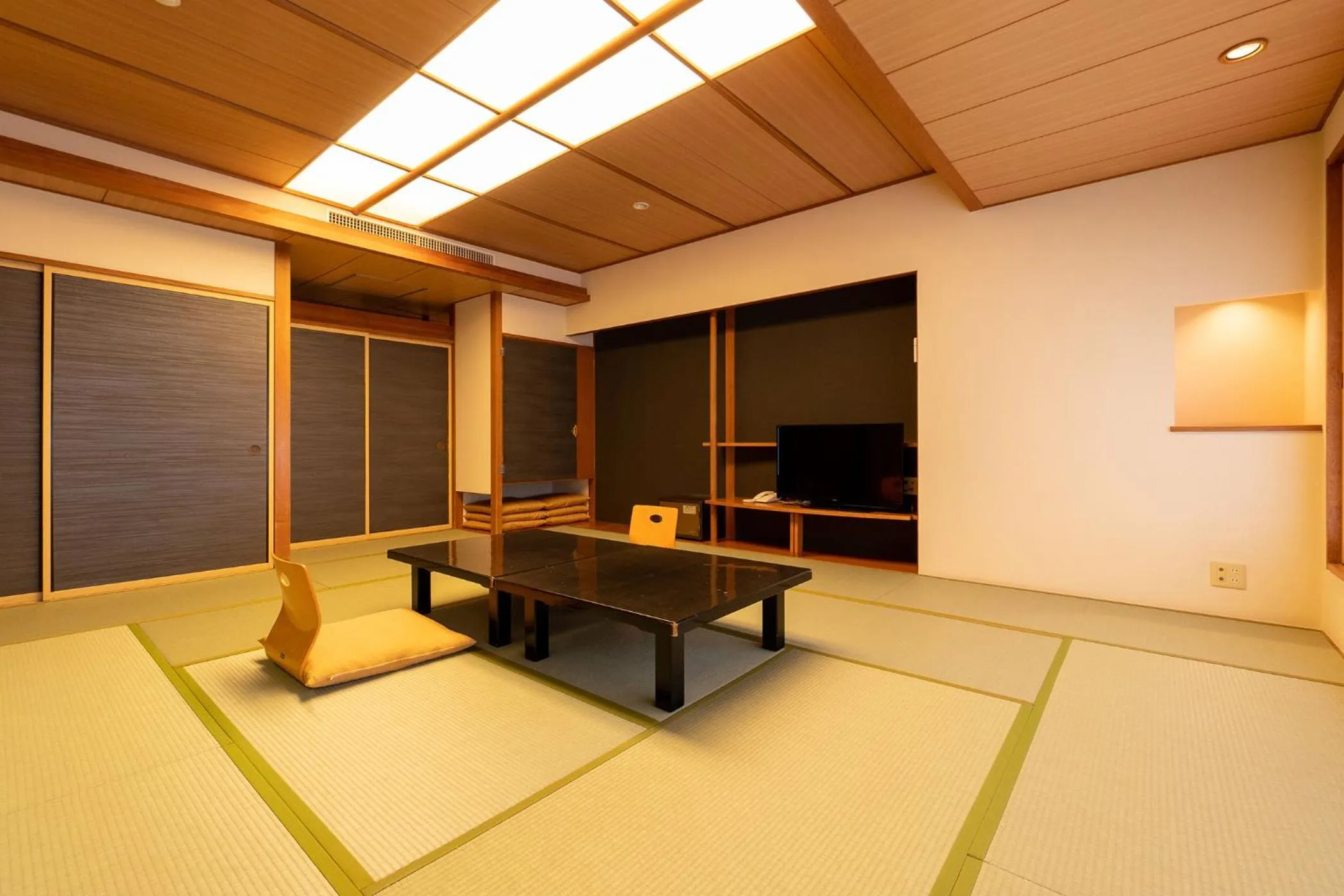Photo of the whole room in Ooedo Onsen Monogatari Higashiyama Grand Hotel