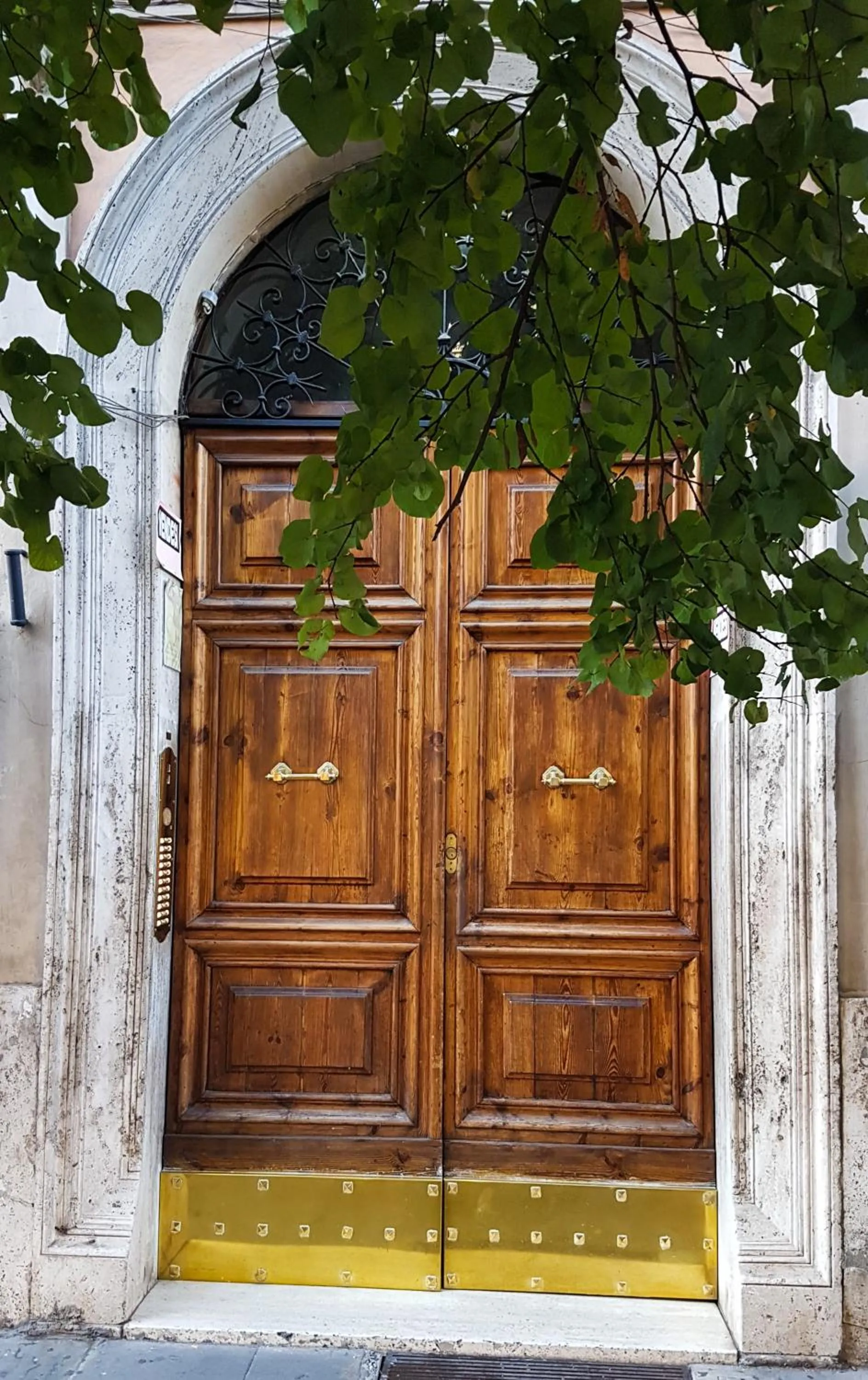 Facade/entrance in More Cola di Rienzo B&B