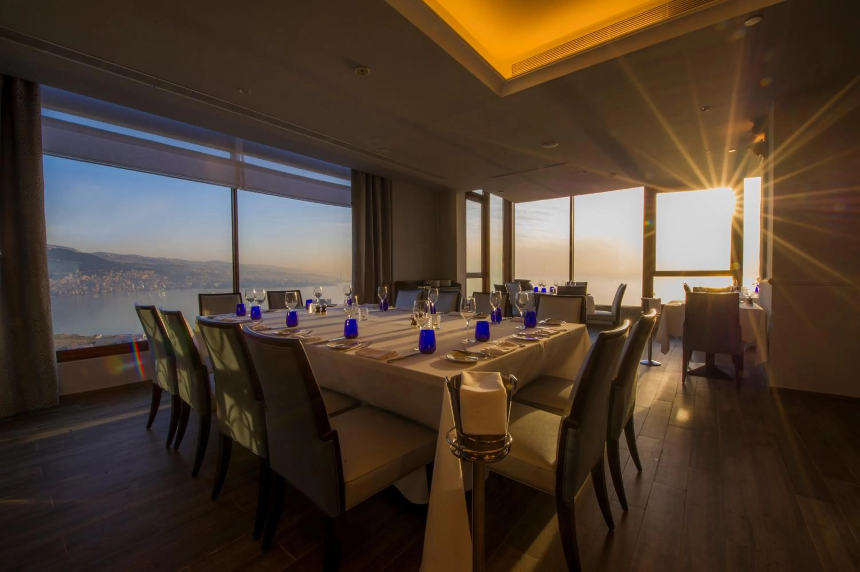 Restaurant/places to eat in BURJ ON BAY Hotel
