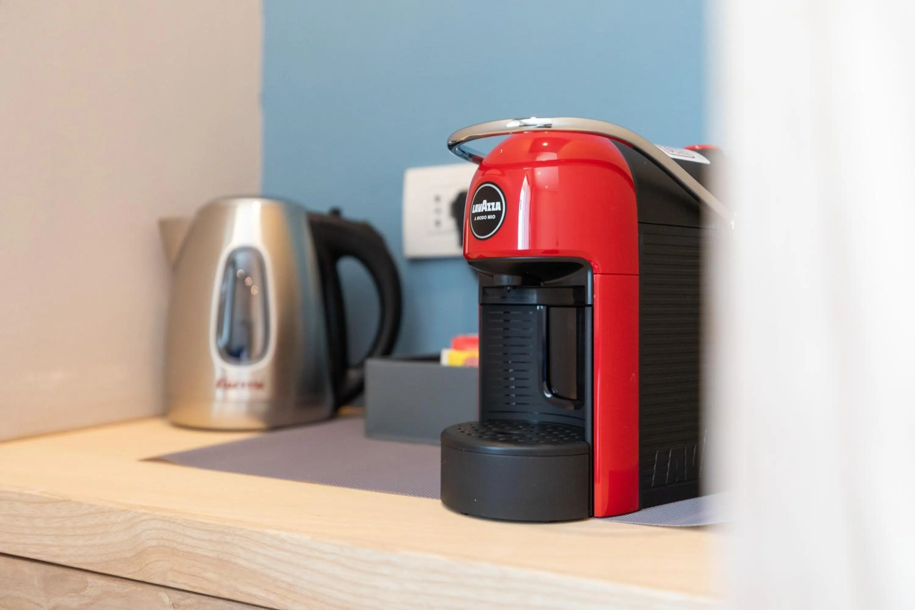 Coffee/tea facilities in Antares Rooms and Suites