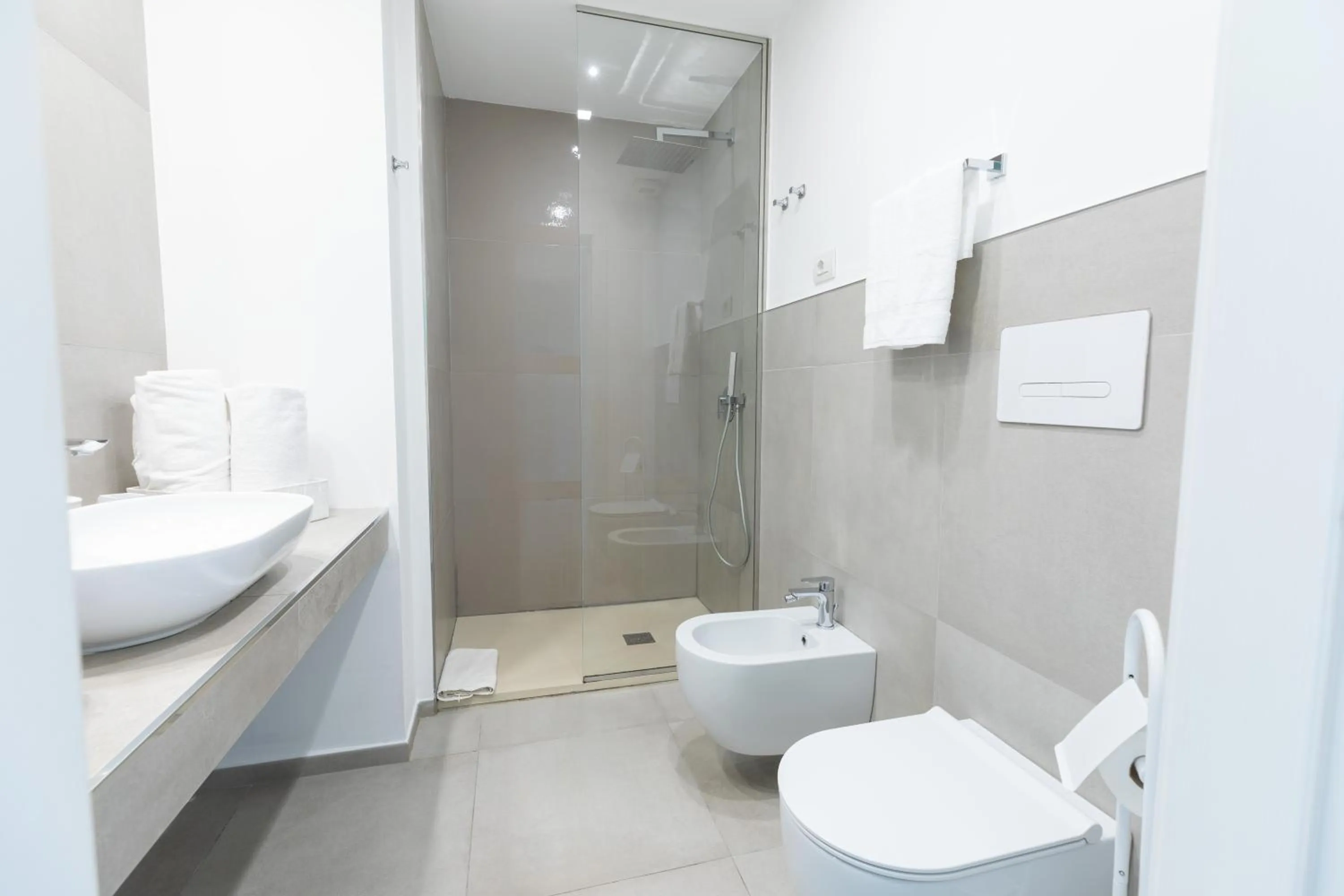 Bathroom in Antares Rooms and Suites