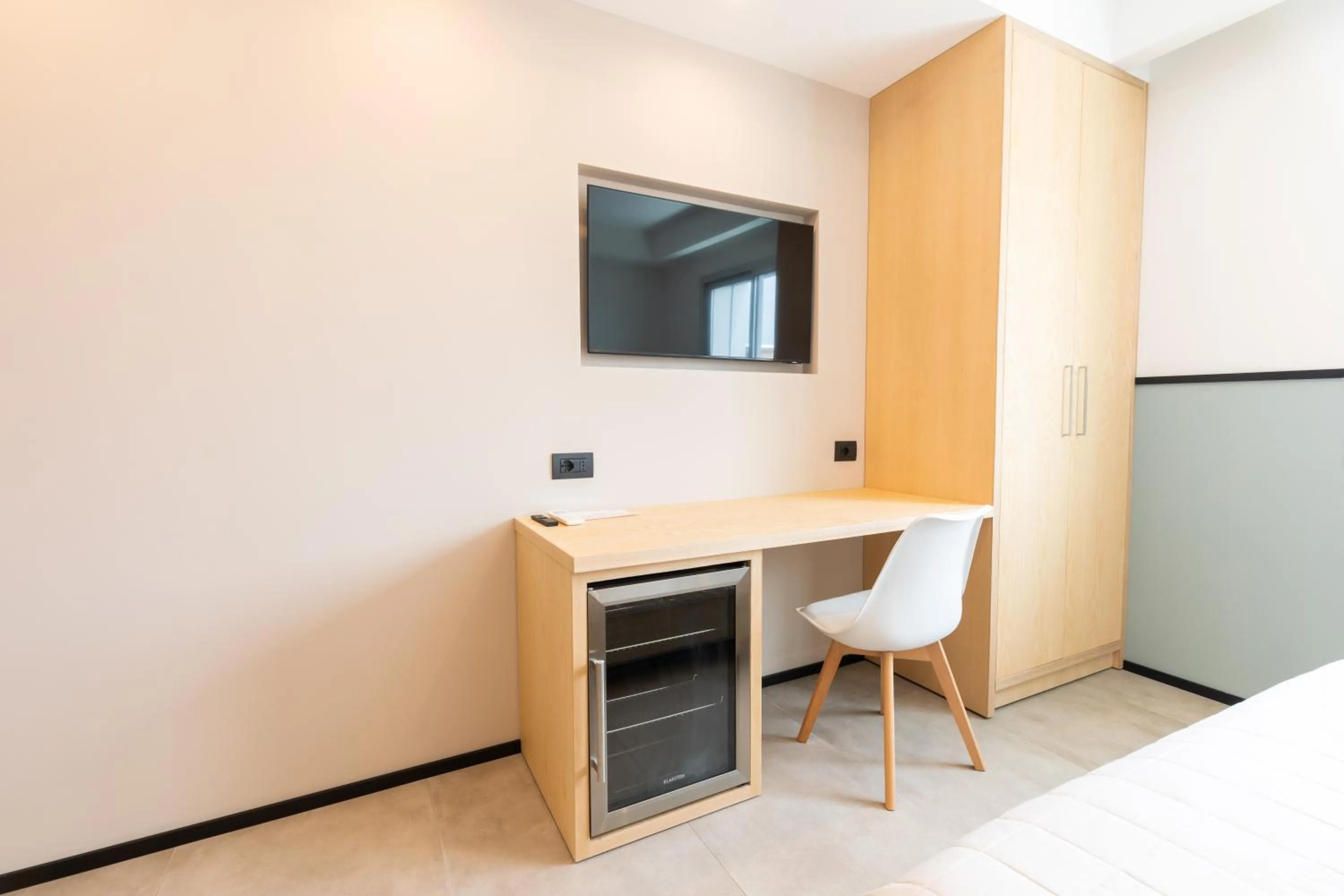 TV and multimedia in Antares Rooms and Suites