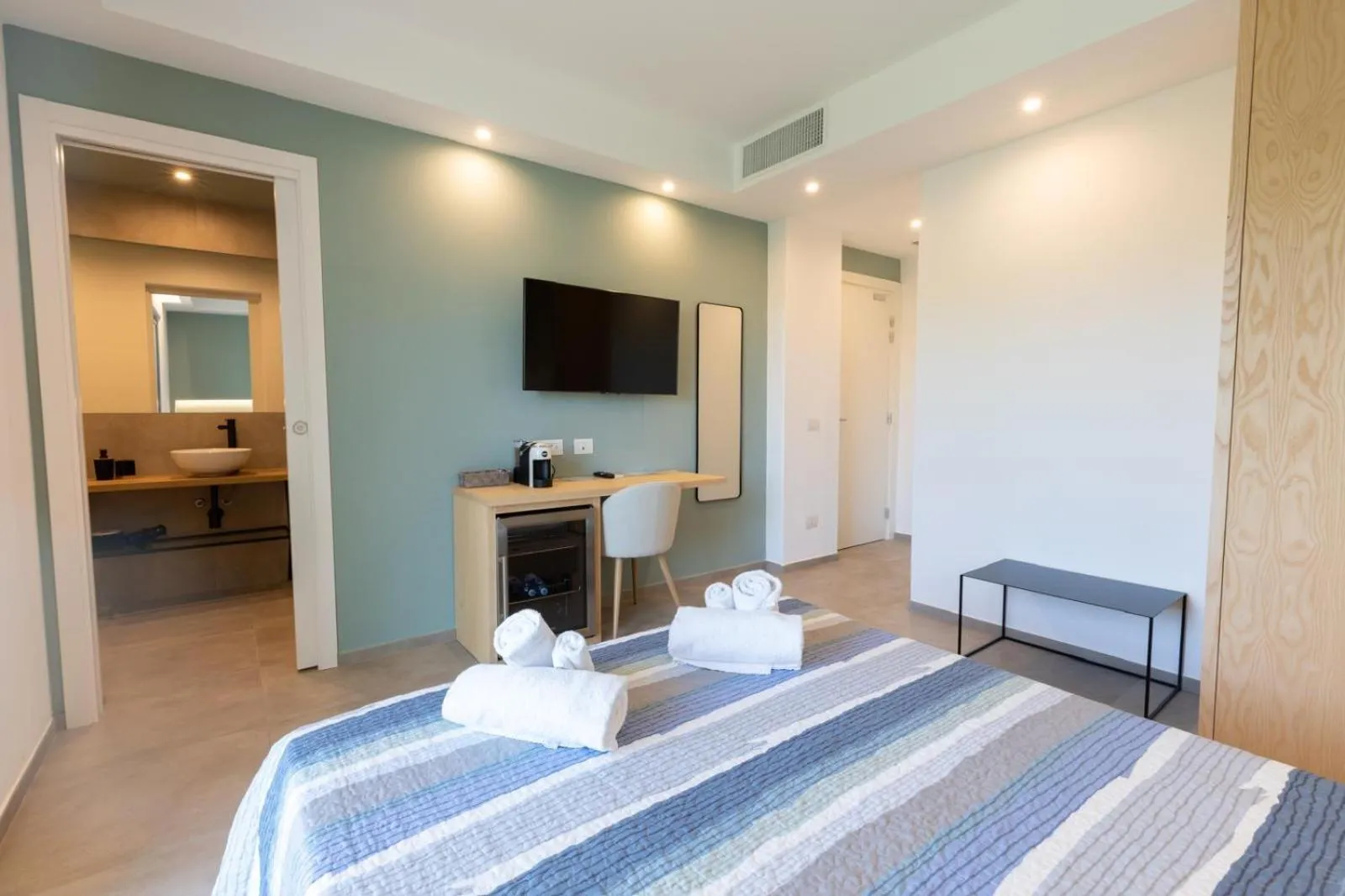 Bedroom, Bed in Antares Rooms and Suites