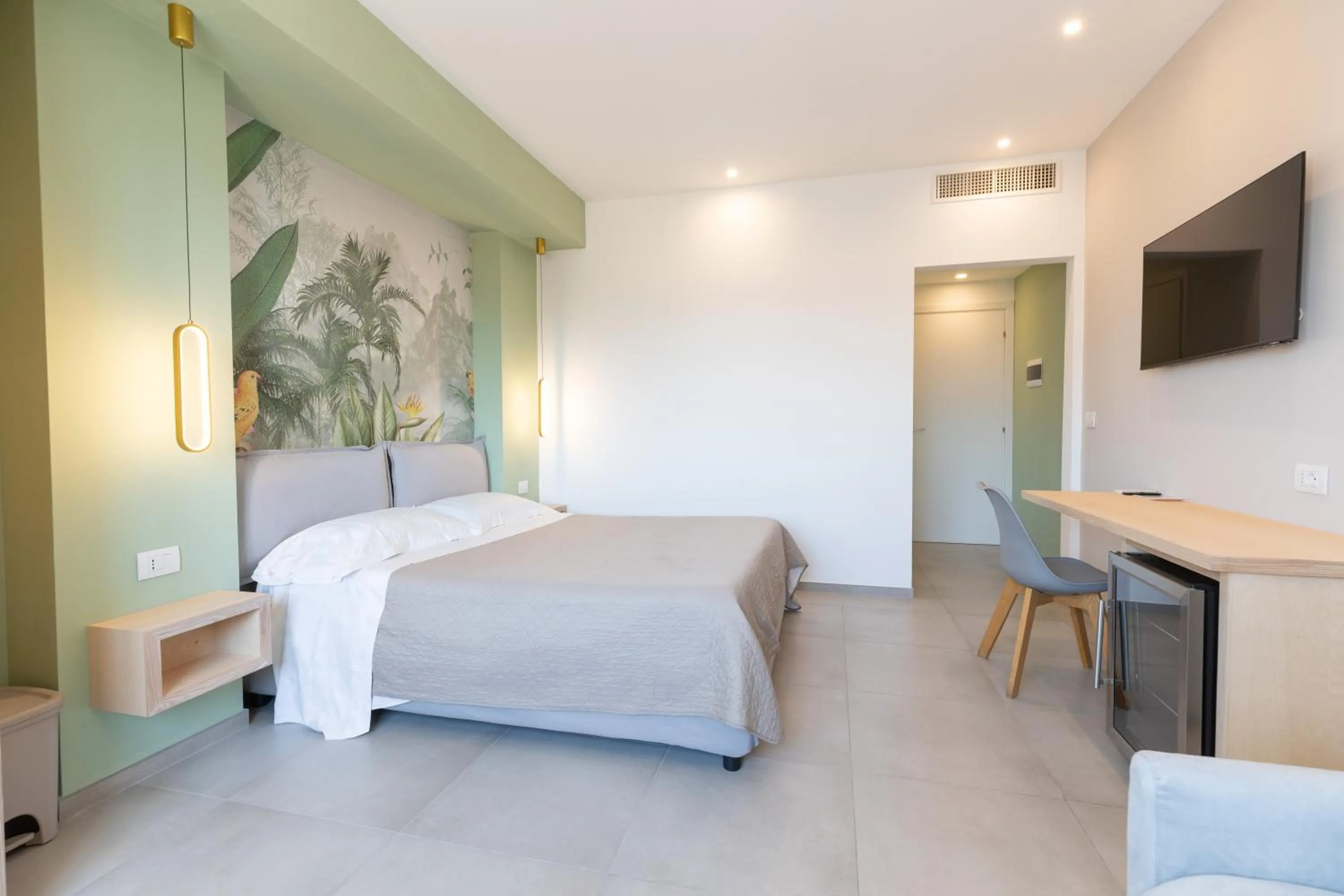 Photo of the whole room, Bed in Antares Rooms and Suites