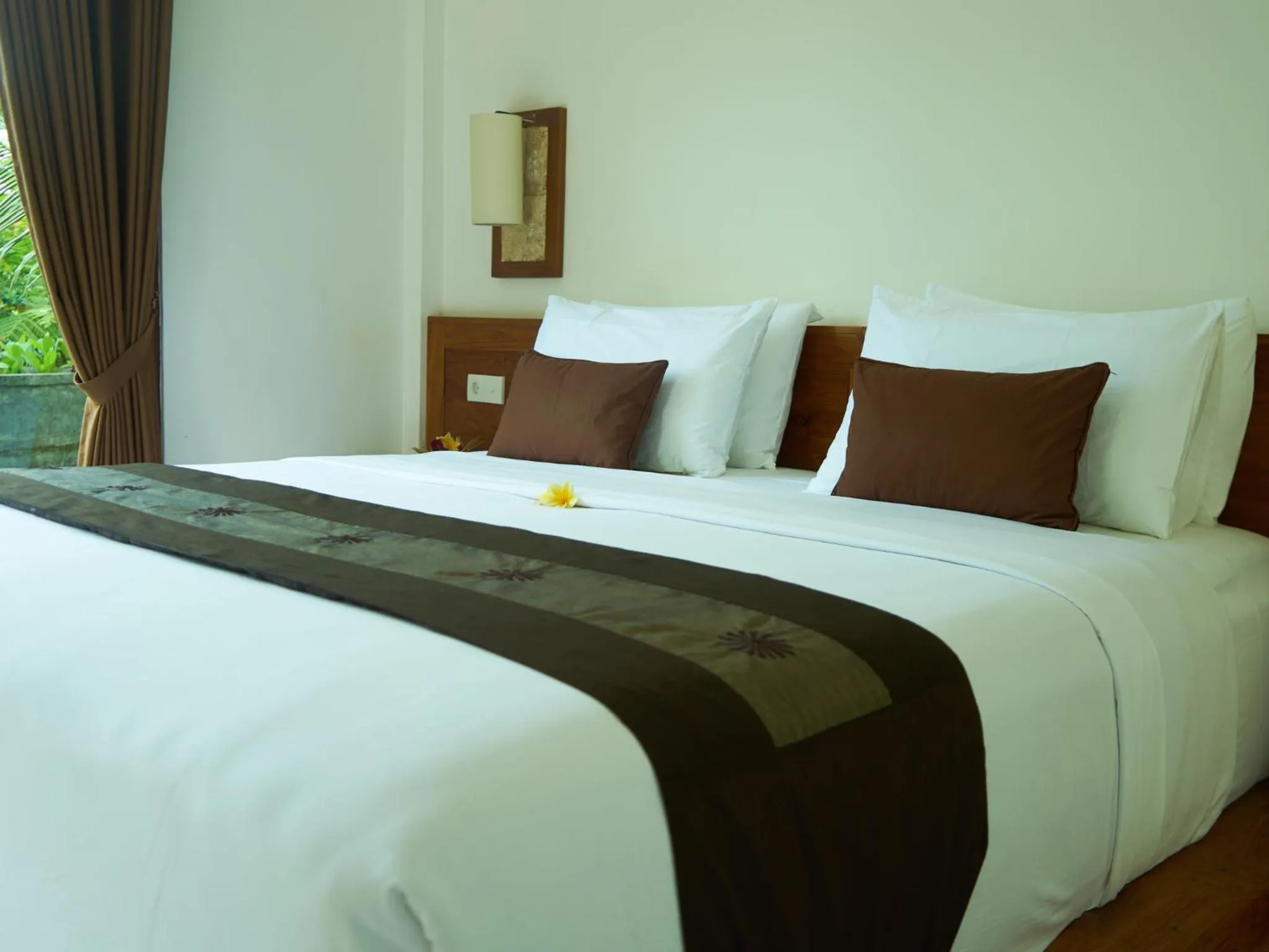 Photo of the whole room, Bed in Eden House Ubud