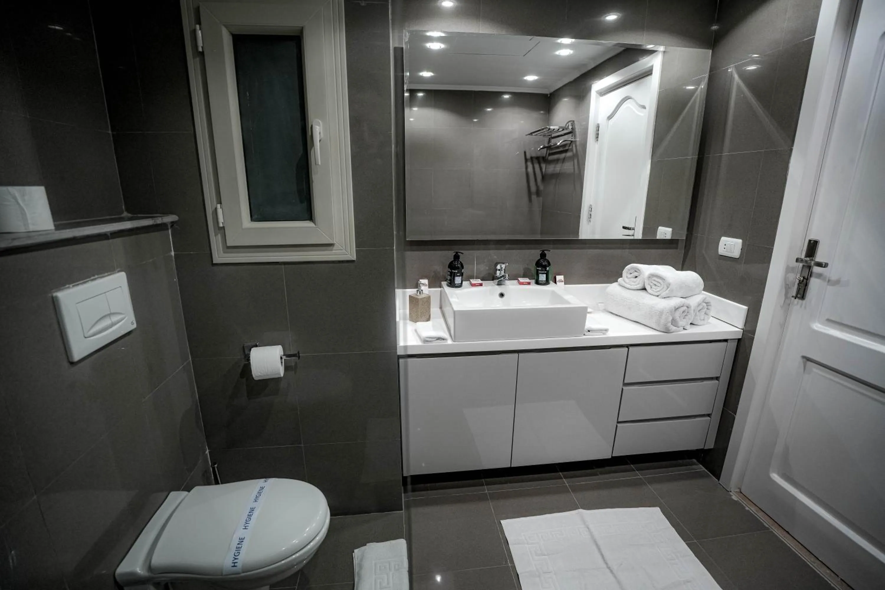 Toilet in Caves Beach Resort Adults Only