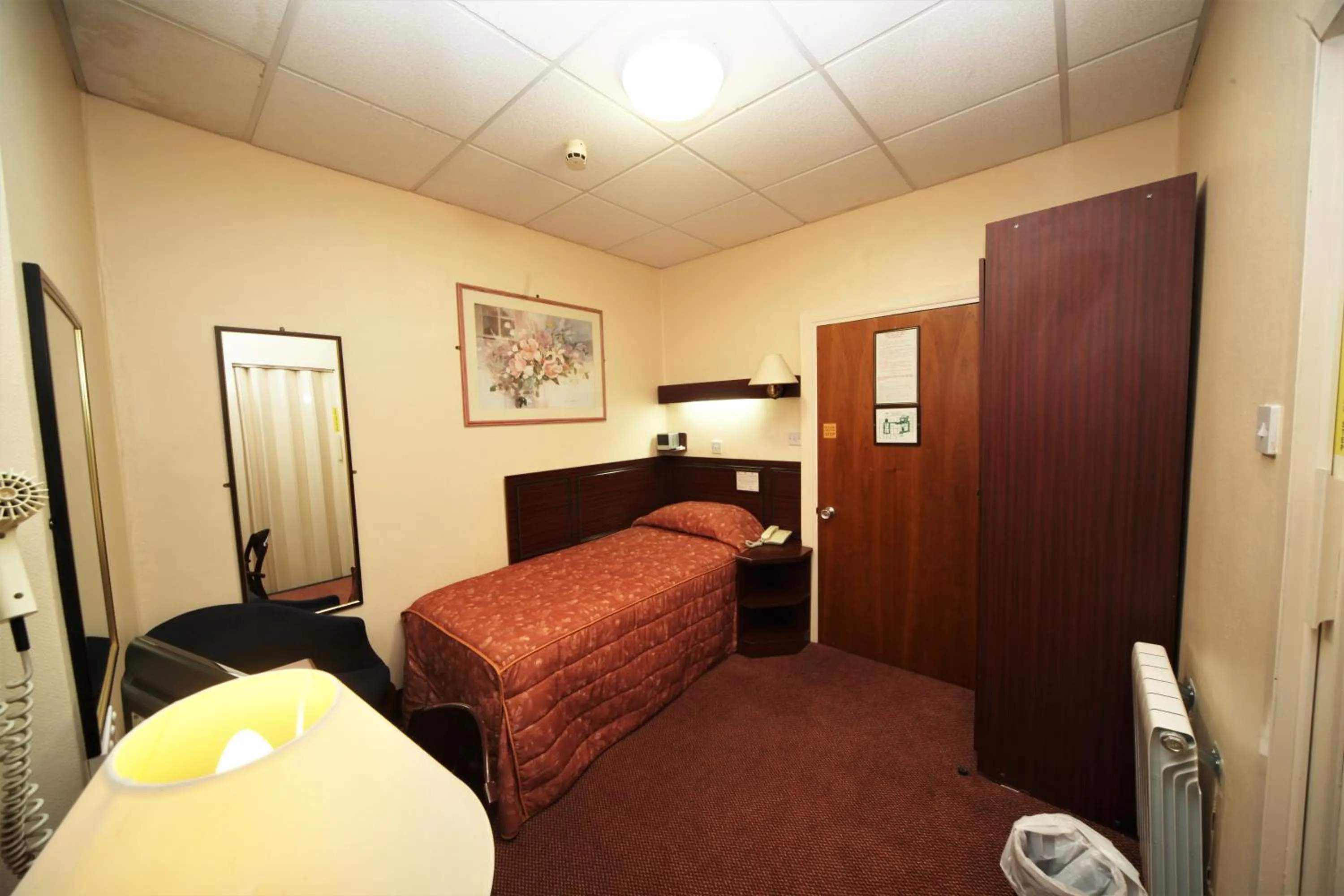 Bed in Bristol Hotel