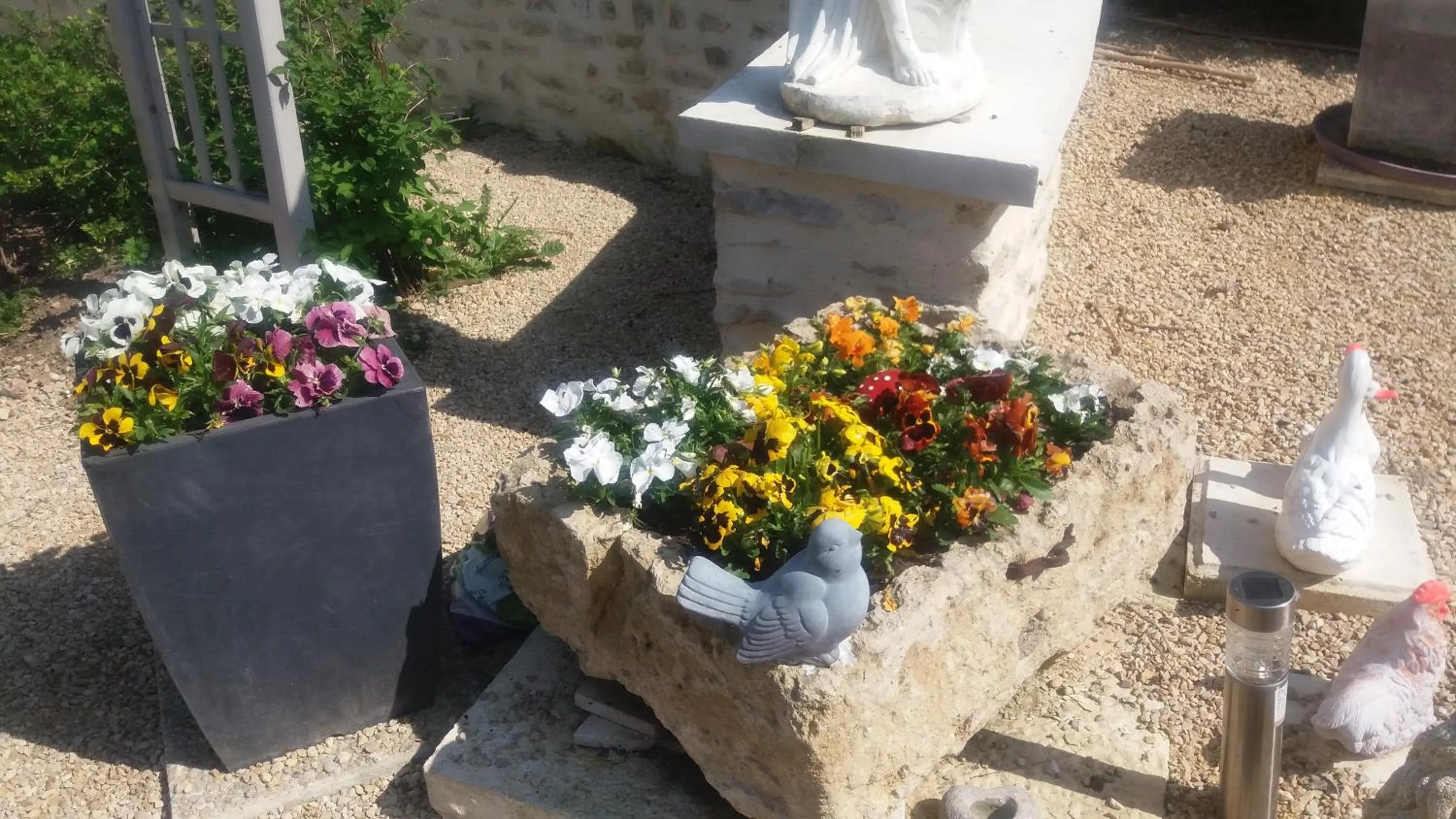 Patio in Chambre d'Hôtes Les Orchidées FUTUROSCOPE CHASSENEUIL POITIERS
