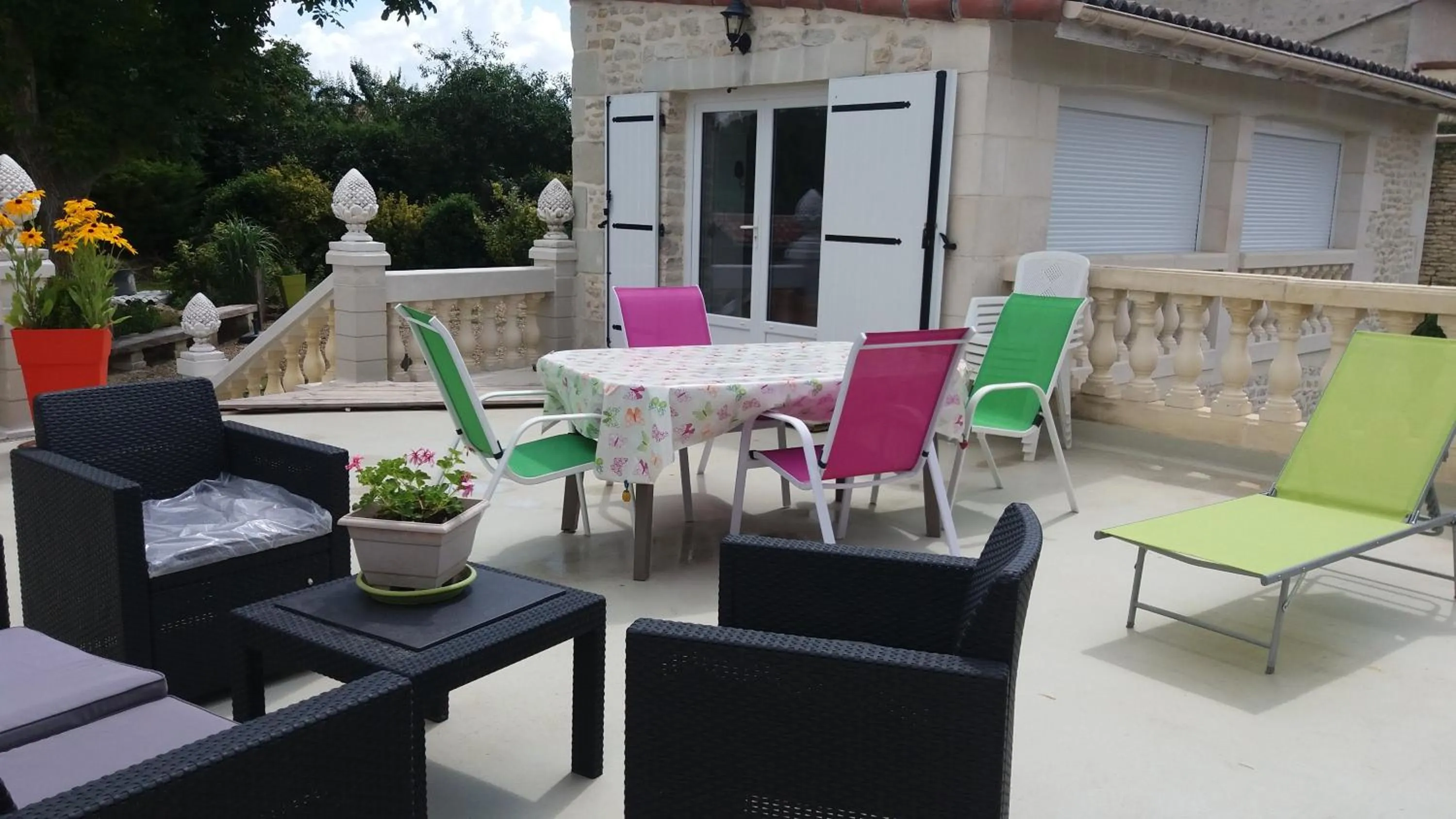 Patio in Chambre d'Hôtes Les Orchidées FUTUROSCOPE CHASSENEUIL POITIERS