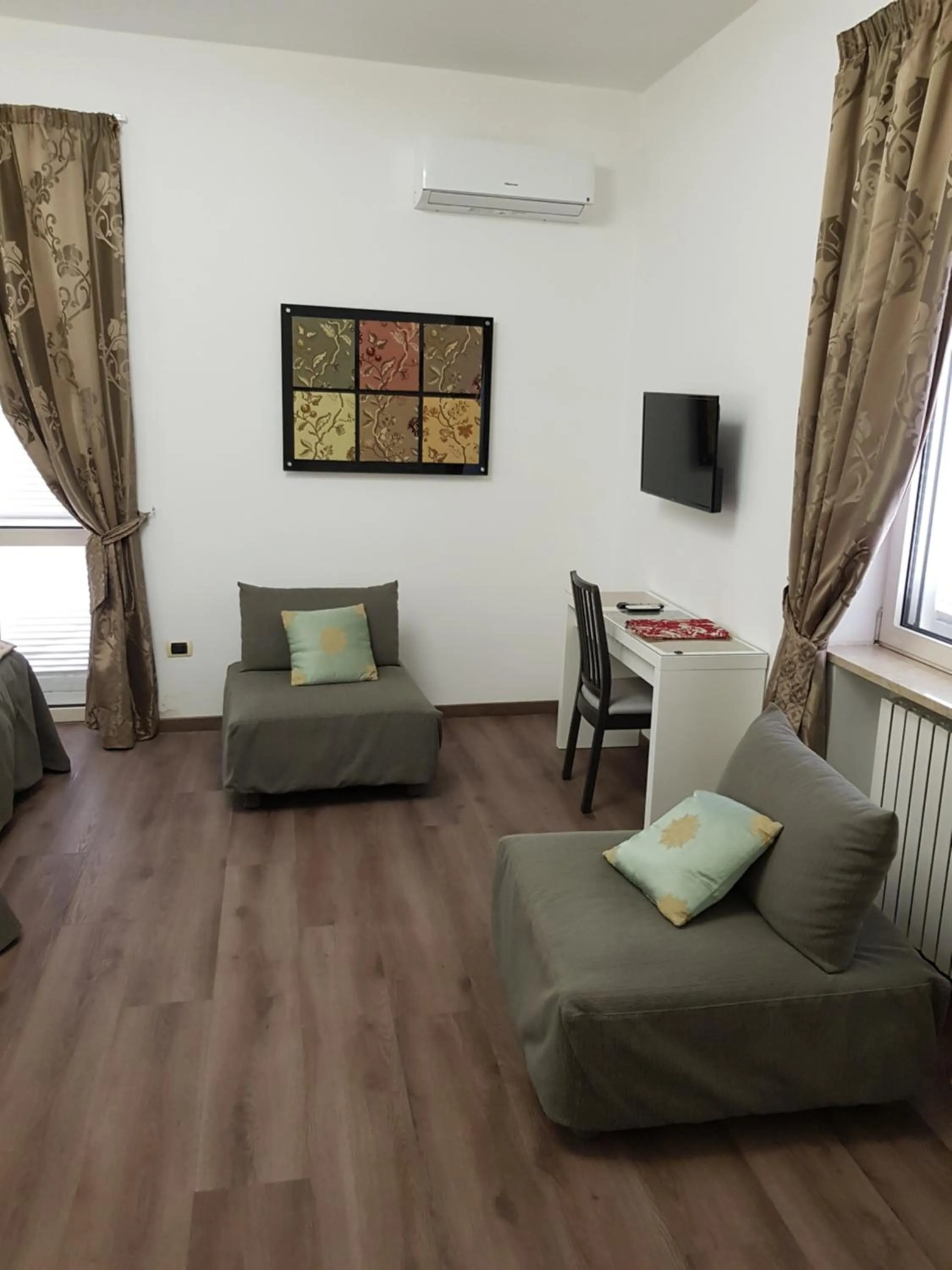 Bedroom, Bed in L'Insolita Reggia