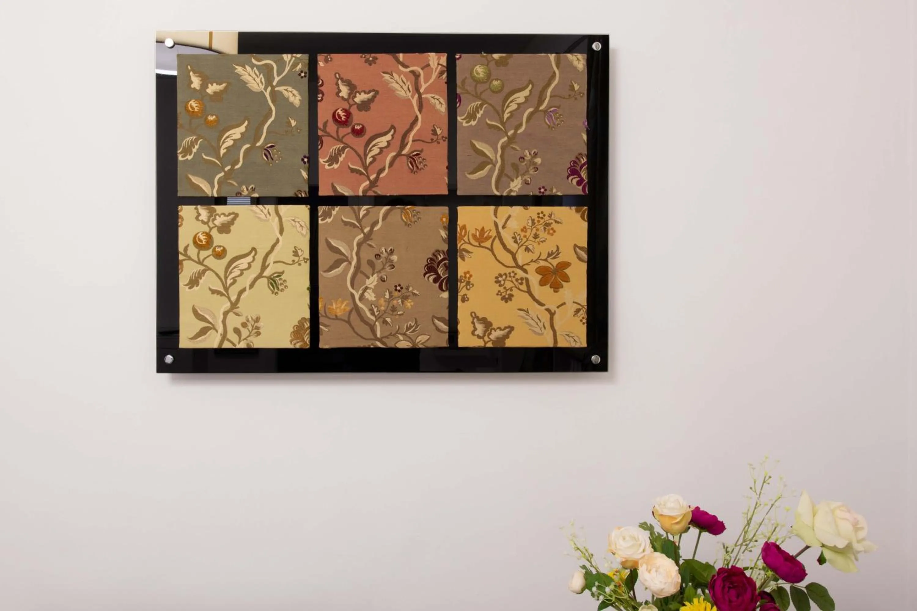 Decorative detail in L'Insolita Reggia