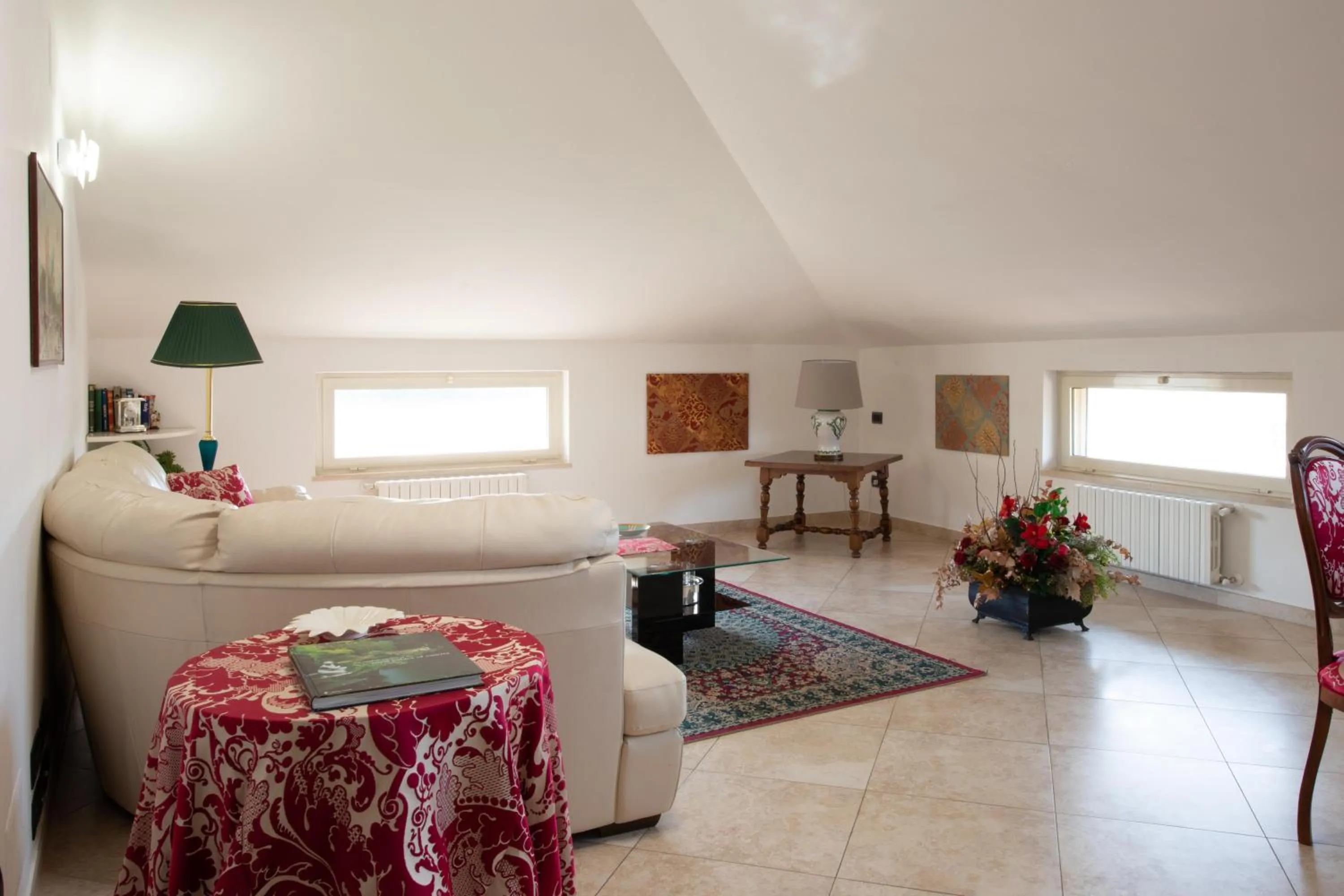 Living room in L'Insolita Reggia