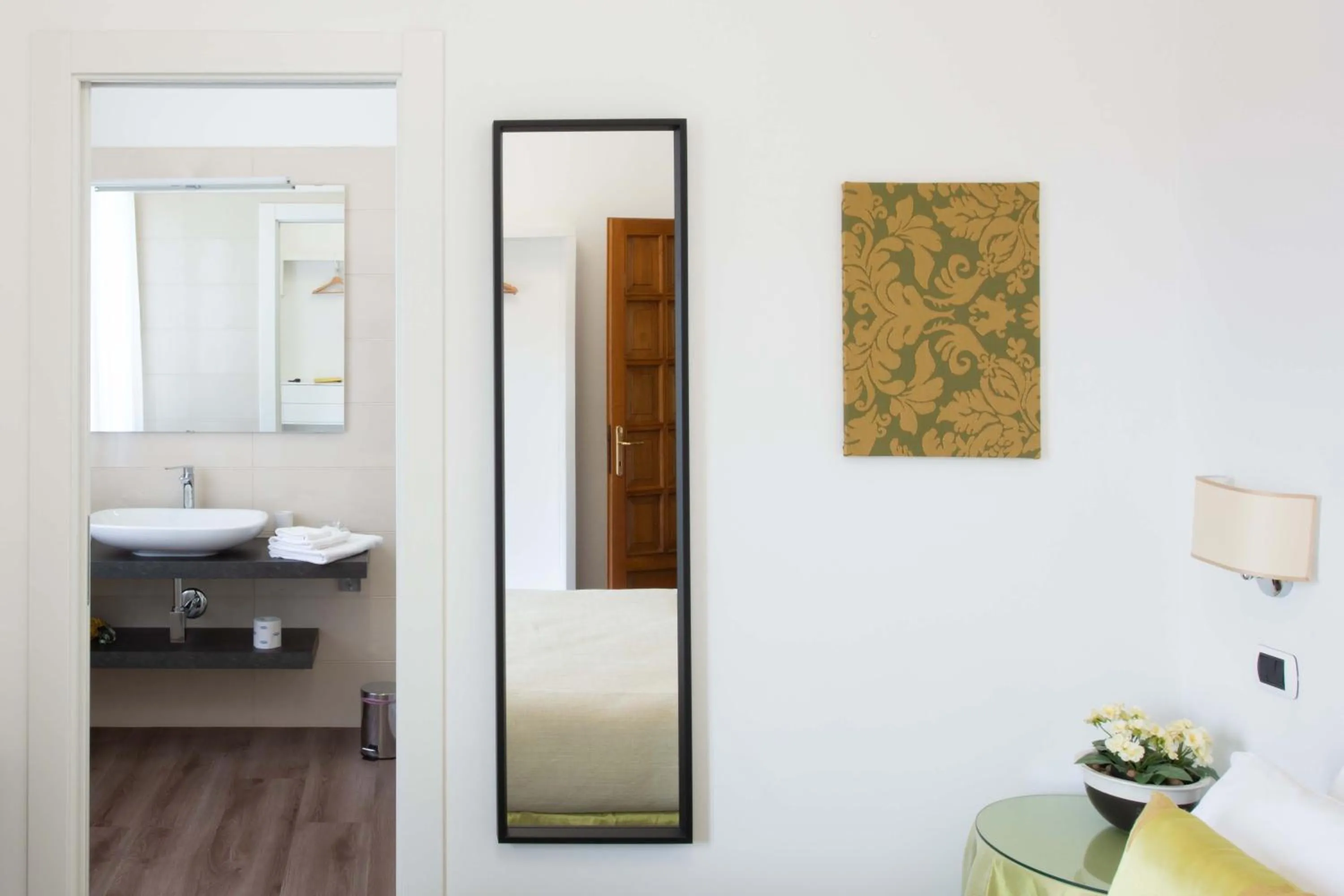 Decorative detail in L'Insolita Reggia