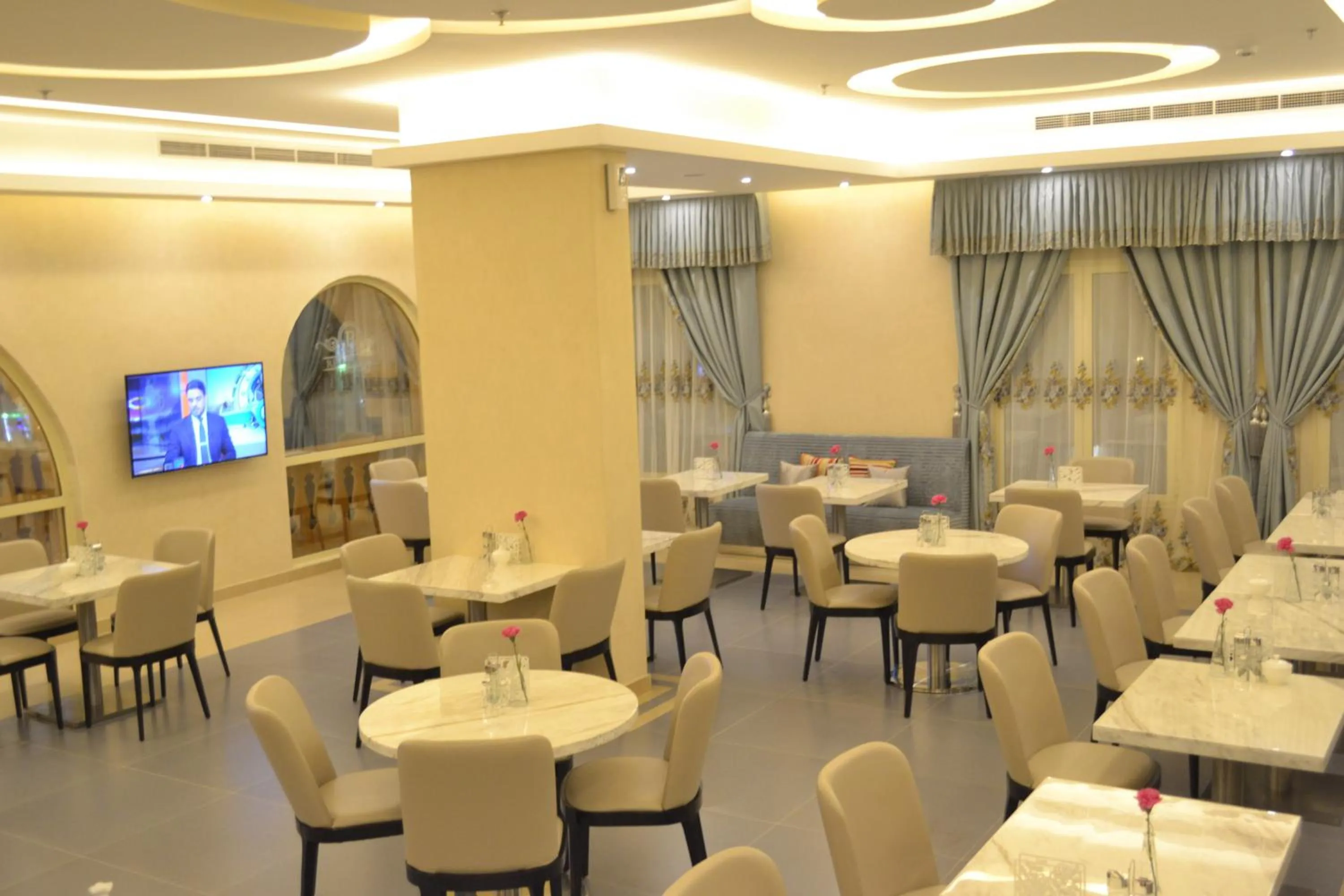 Restaurant/places to eat in Refal Homes