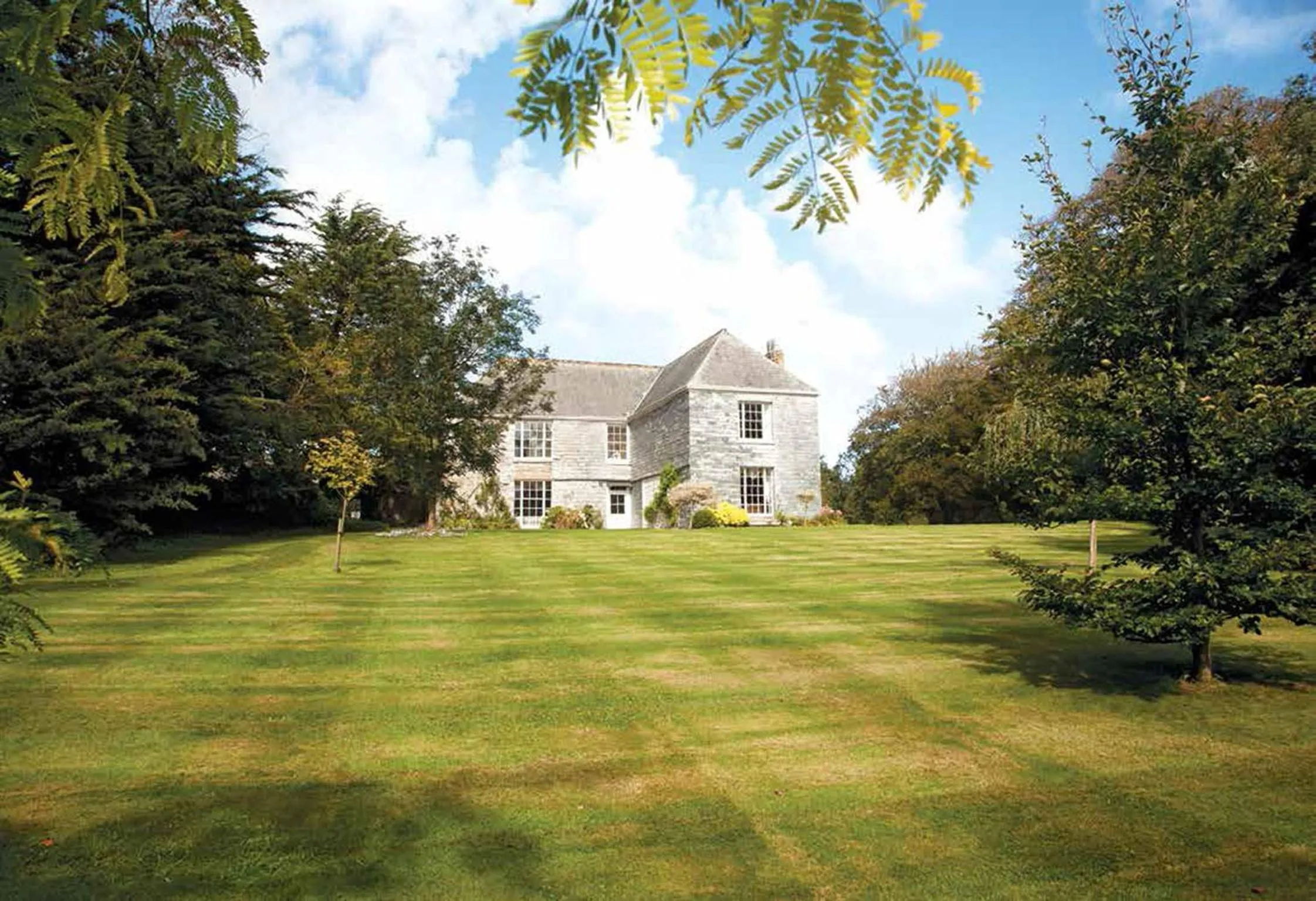 Garden view in Trewornan Manor