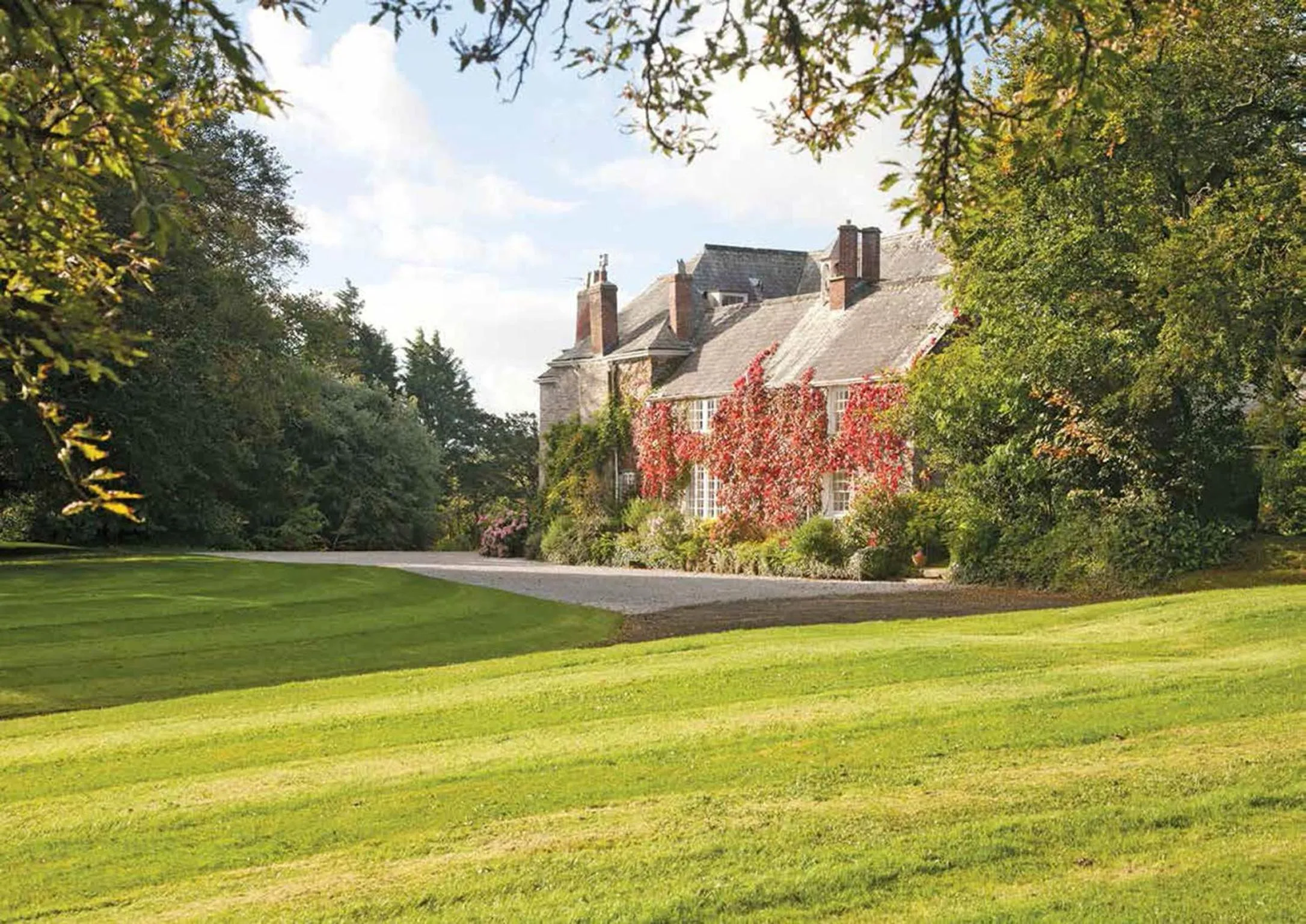 Garden view in Trewornan Manor