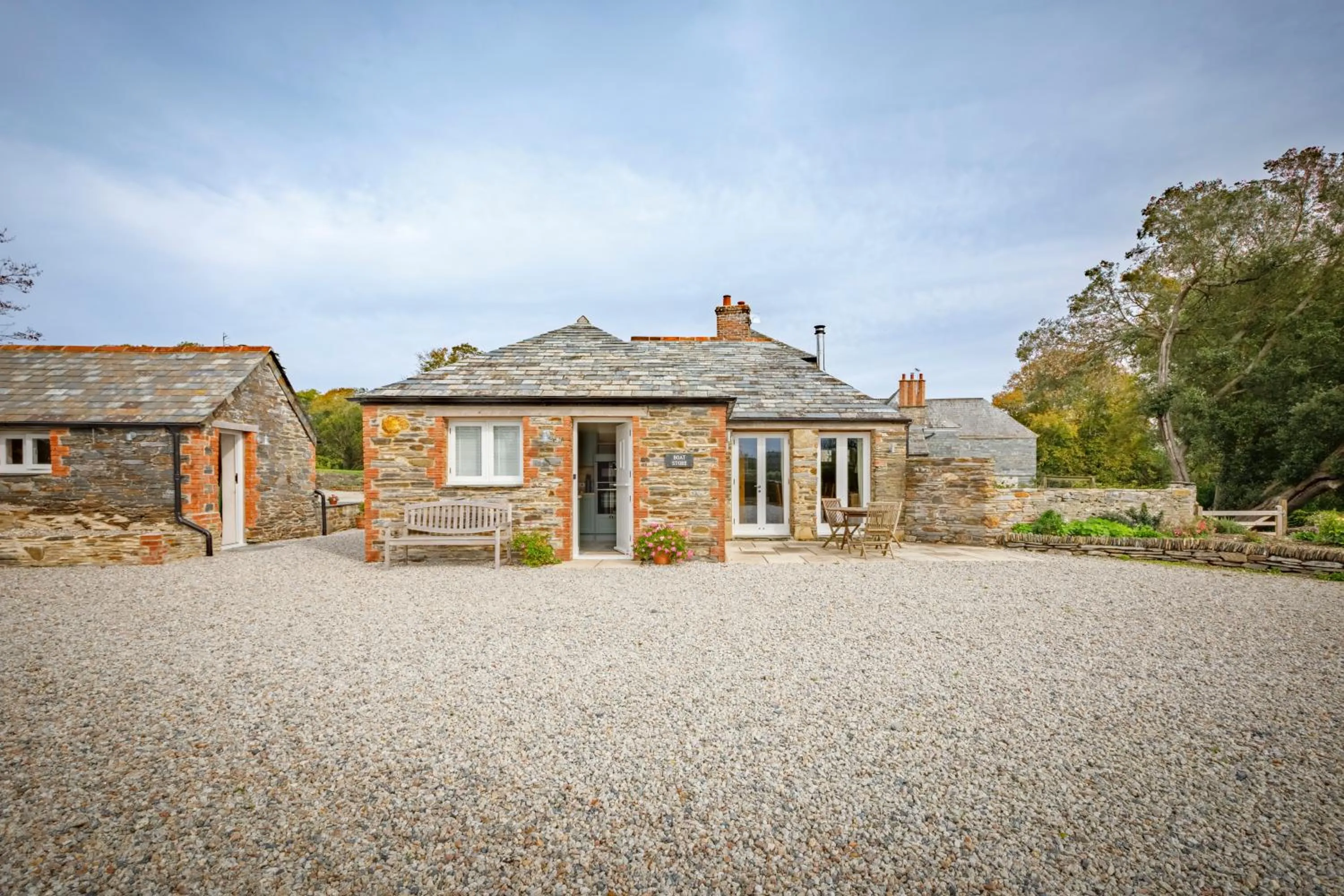 Property building in Trewornan Manor