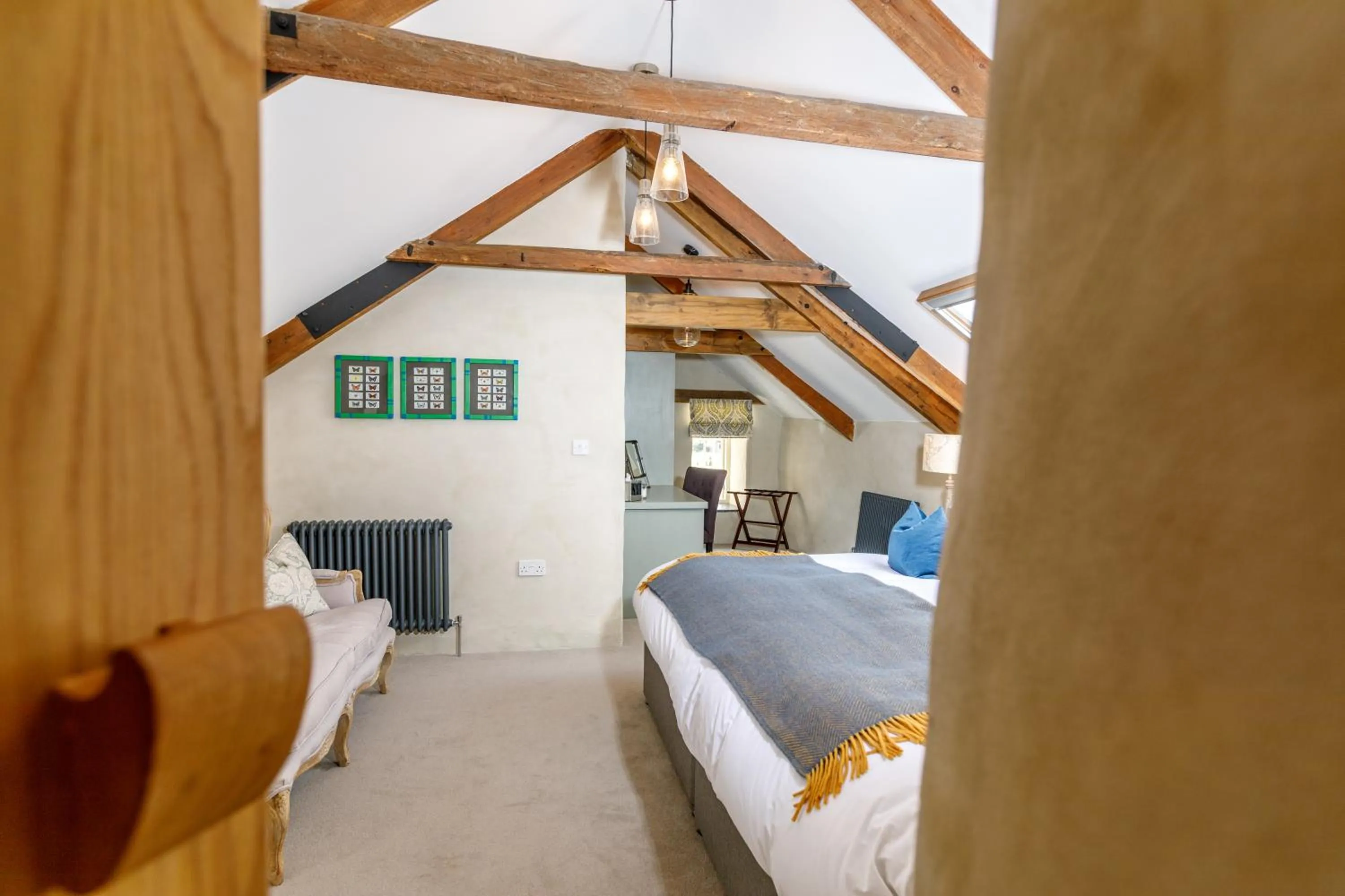 Photo of the whole room, Bed in Trewornan Manor